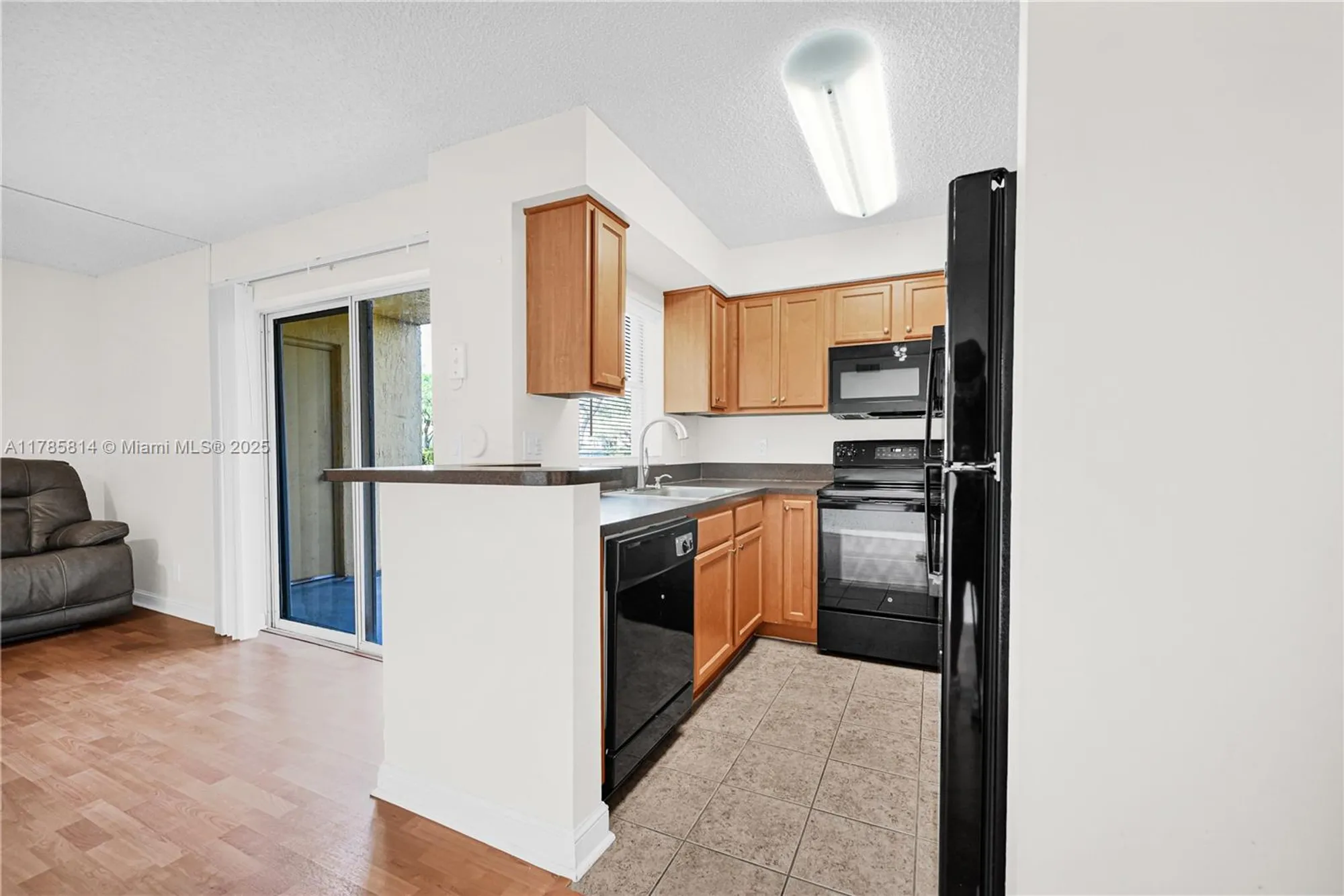 Property Slideshow image 23 of 40 | 7640 westwood dr apt 404, Tamarac, FL, 33321