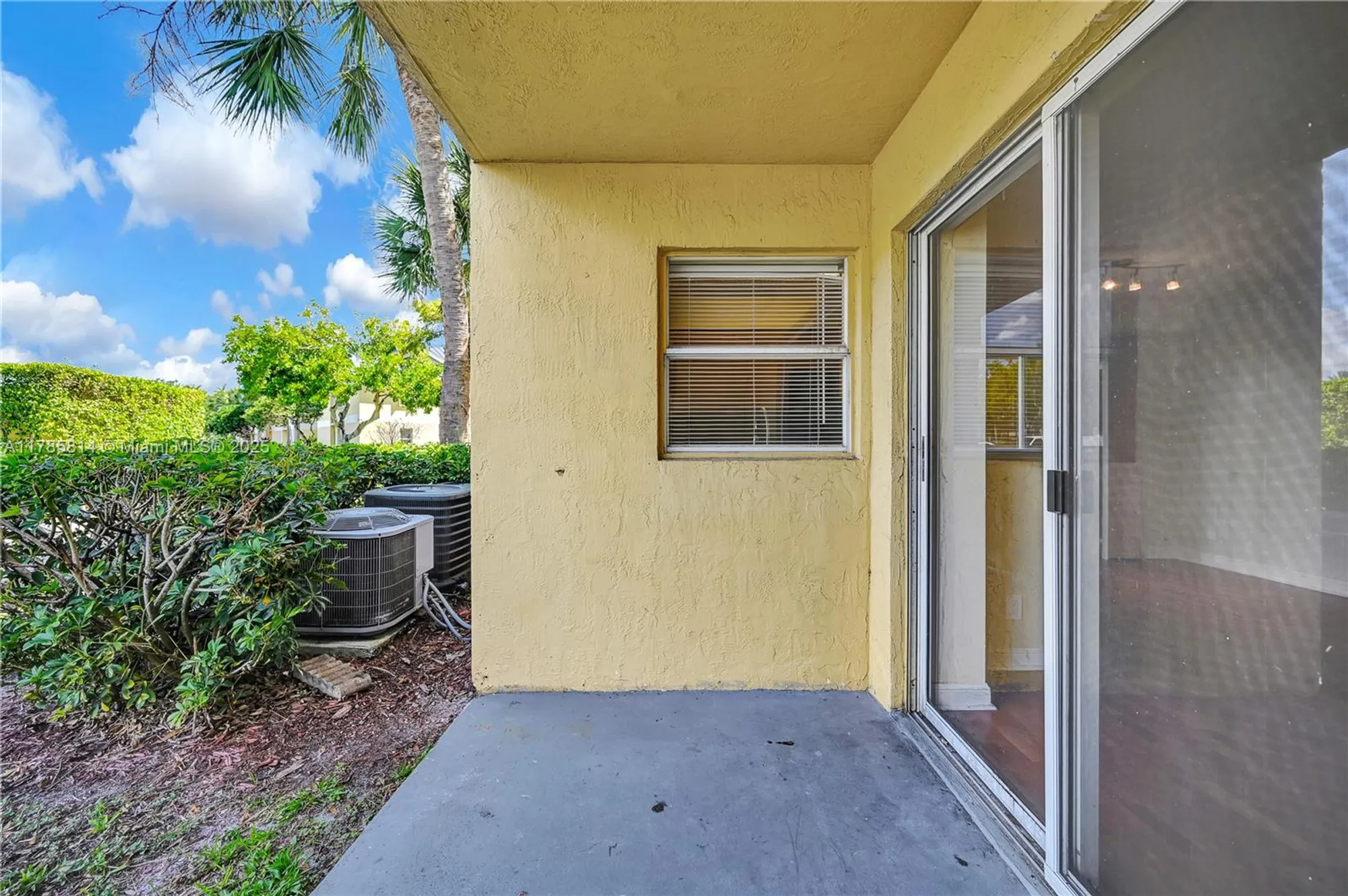 Property Slideshow image 32 of 40 | 7640 westwood dr apt 404, Tamarac, FL, 33321
