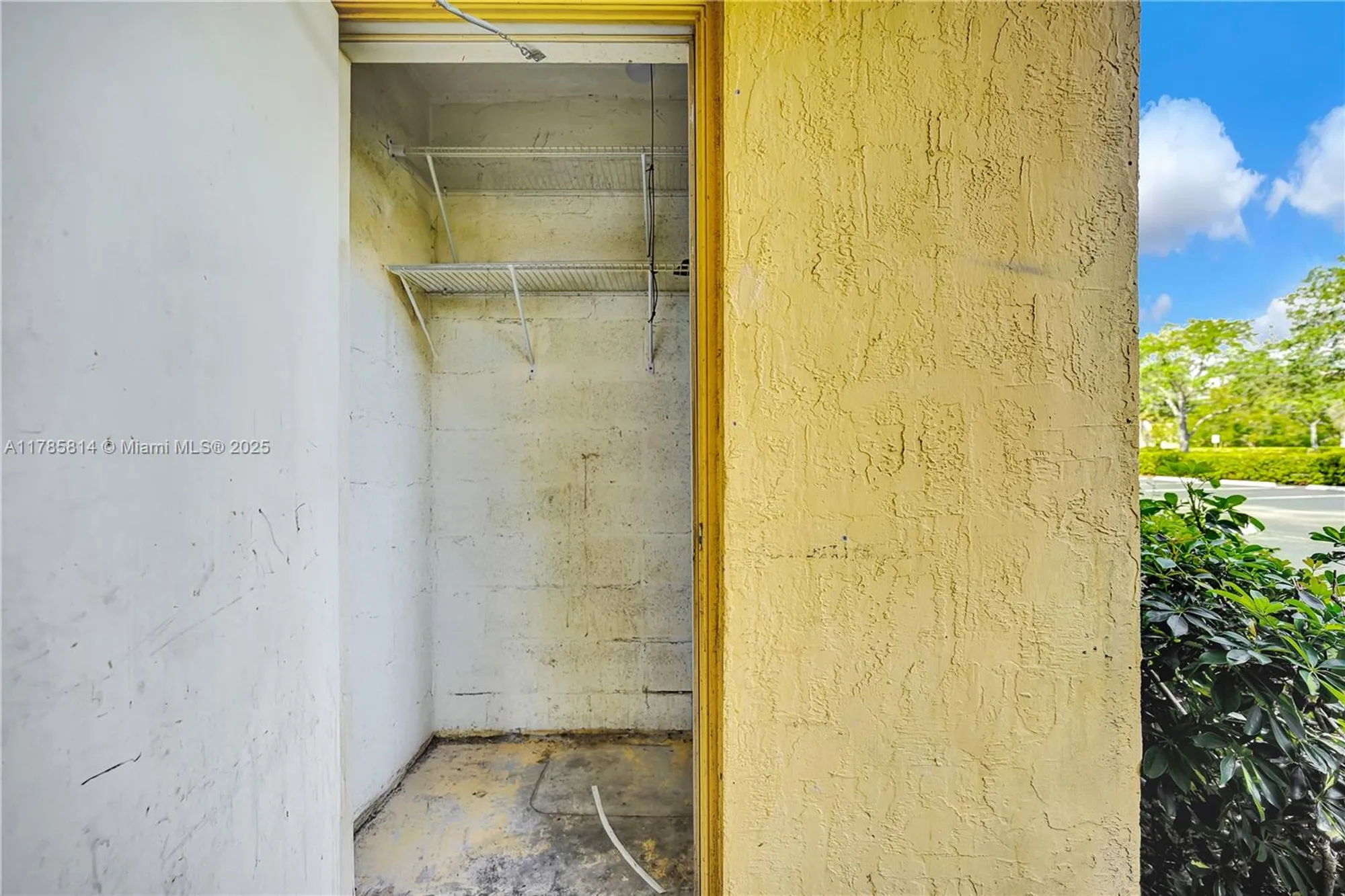 Property Slideshow image 33 of 40 | 7640 westwood dr apt 404, Tamarac, FL, 33321