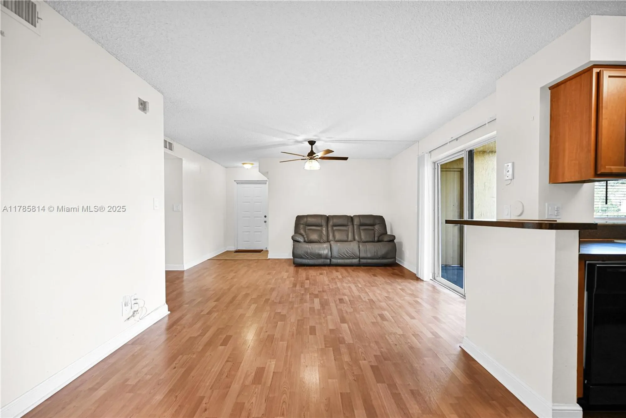 Property Slideshow image 4 of 40 | 7640 westwood dr apt 404, Tamarac, FL, 33321