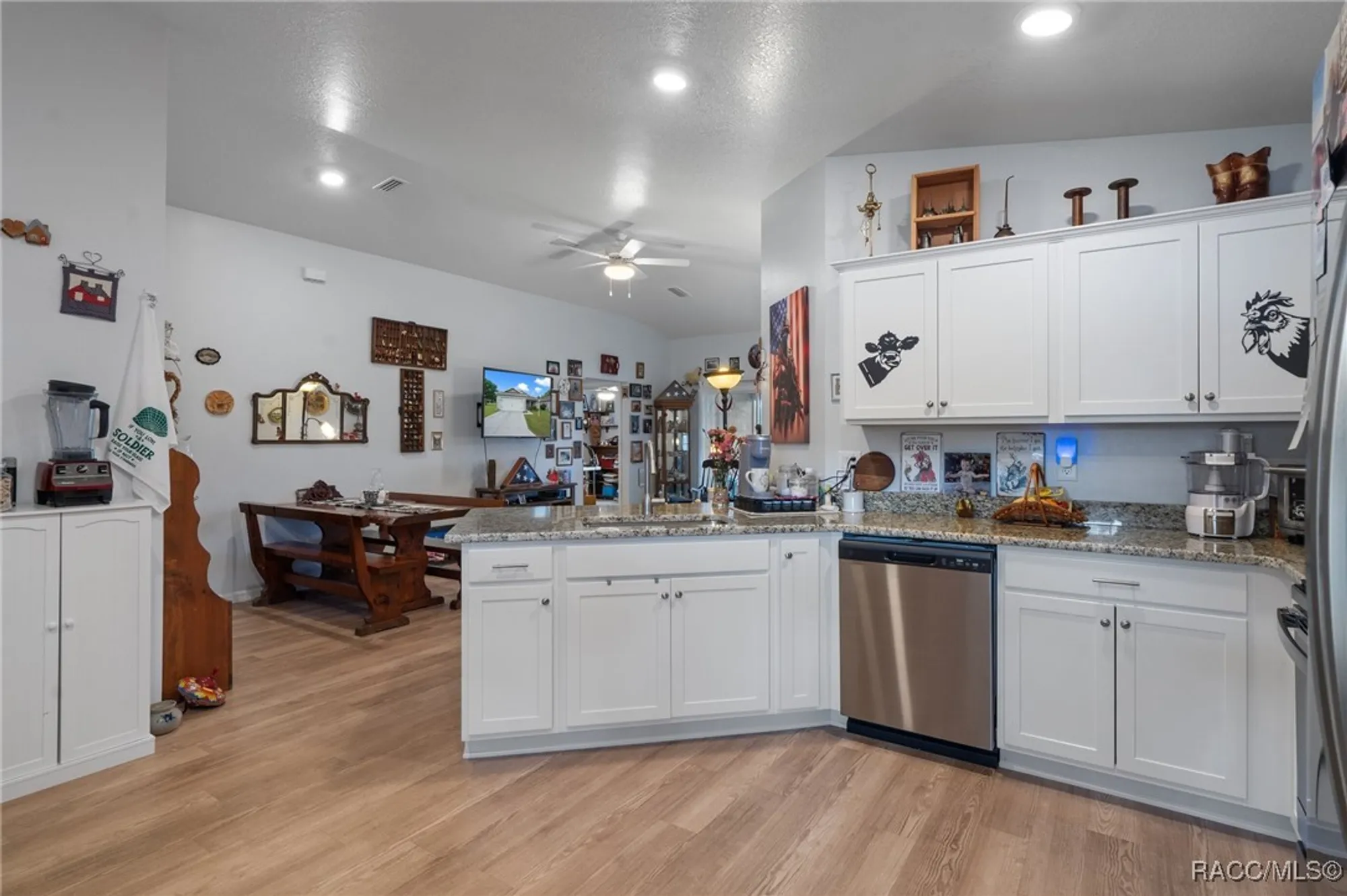 Property Slideshow image 13 of 39 | 10541 s drew bryant cir, Floral City, FL, 34436