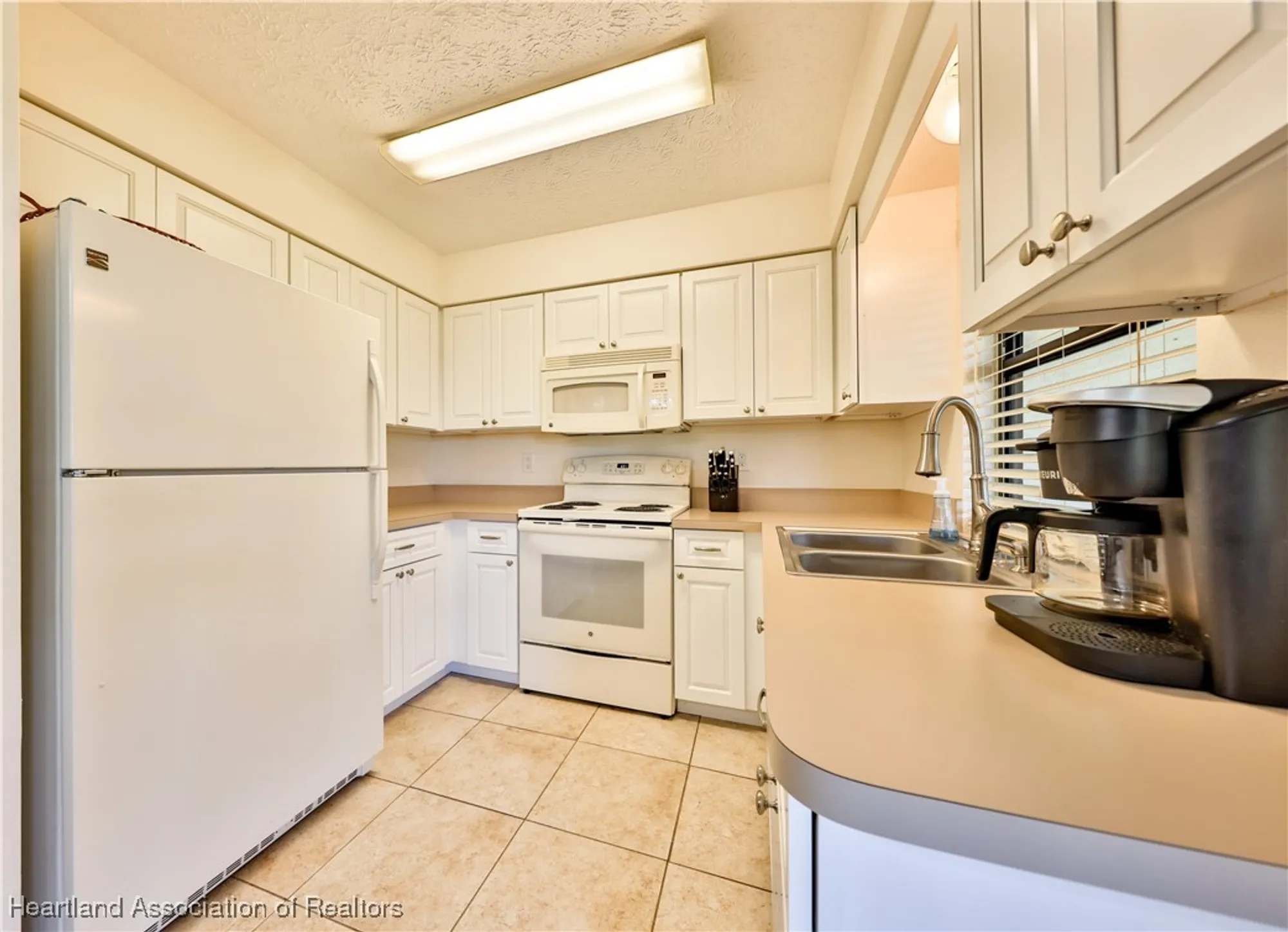 Property Slideshow image 7 of 25 | 3745 camry ct, Sebring, FL, 33872