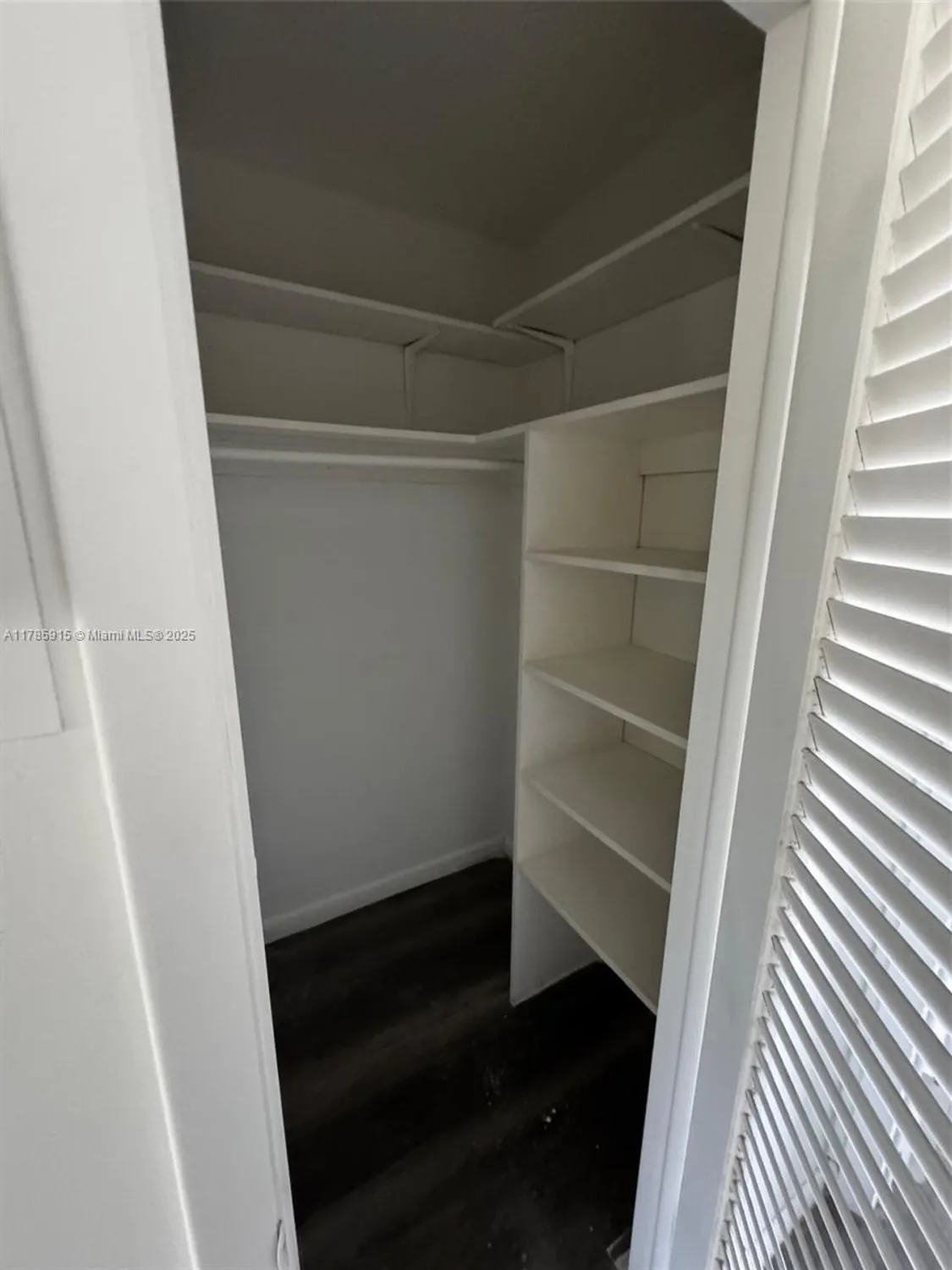 Property Slideshow image 8 of 9 | 42 sheffield b b, West Palm Beach, FL, 33417