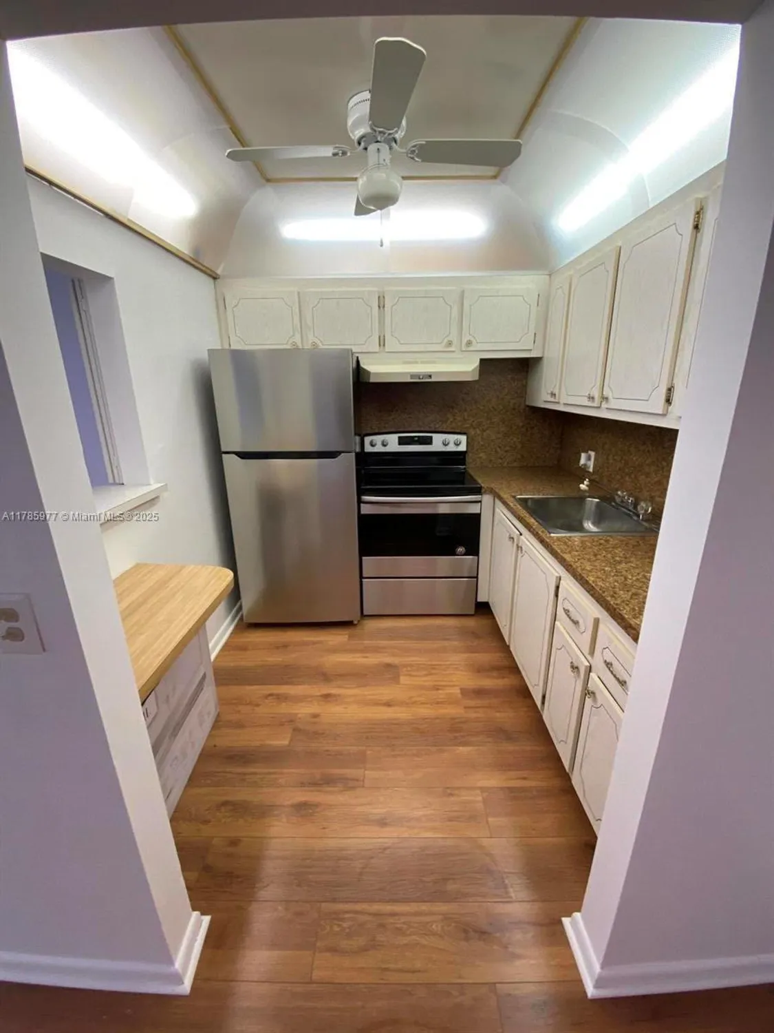 Property Slideshow image 4 of 15 | 381 fanshaw j # 381, Boca Raton, FL, 33434