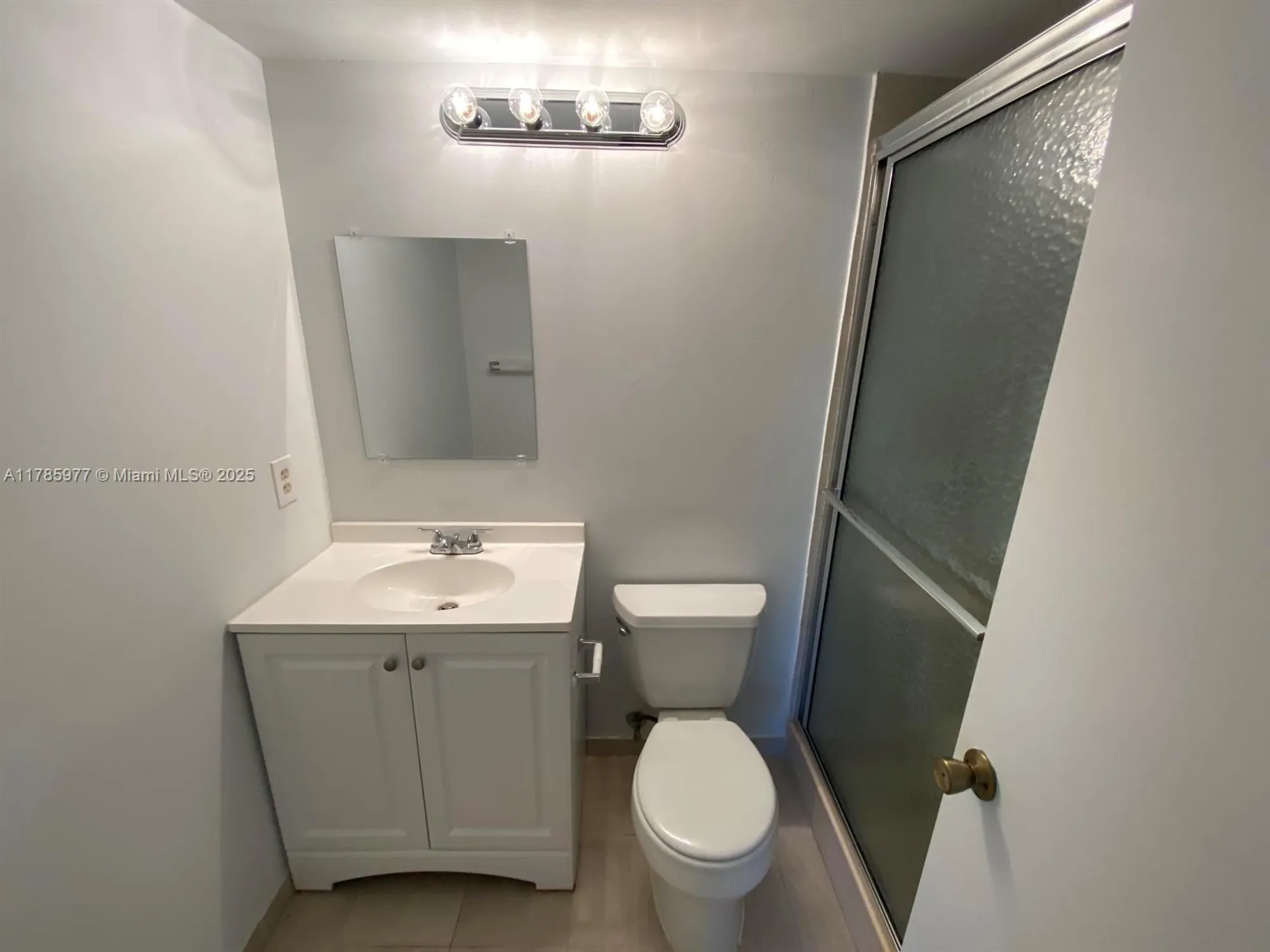Property Slideshow image 9 of 15 | 381 fanshaw j # 381, Boca Raton, FL, 33434