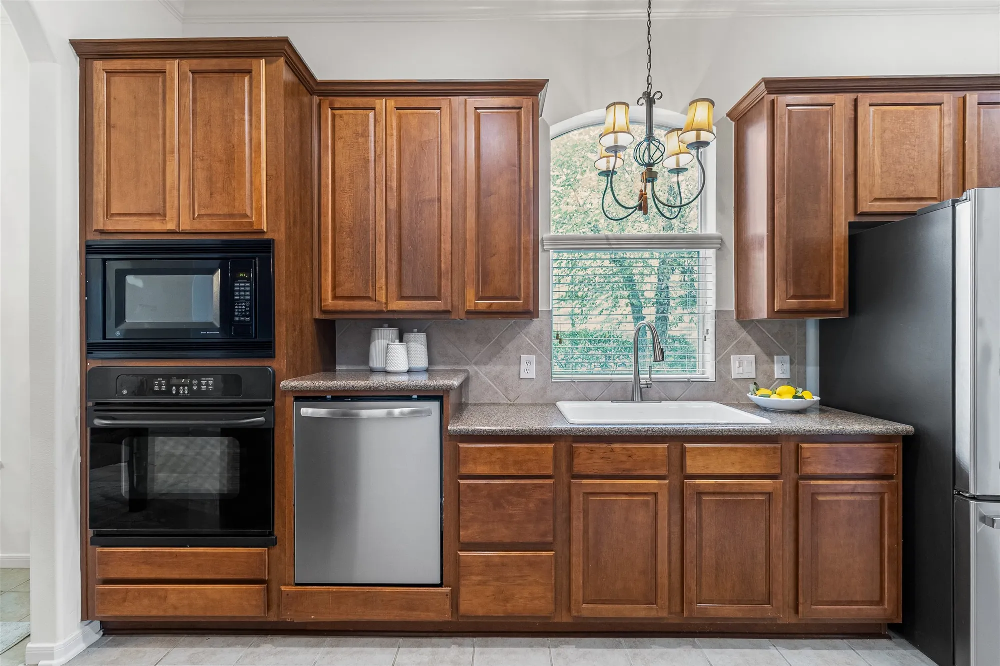 Property Slideshow image 16 of 40 | 34 e royal mews, Conroe, TX, 77384