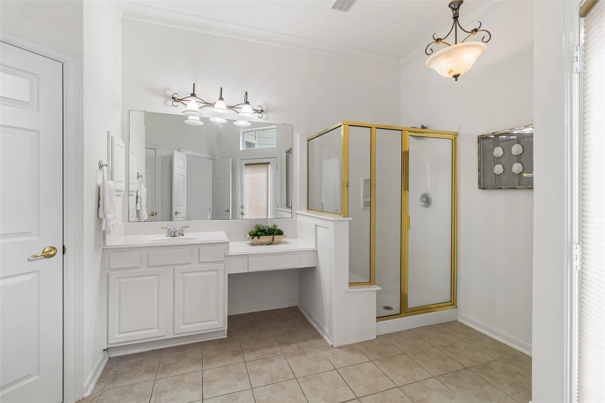 Property Slideshow image 28 of 40 | 34 e royal mews, Conroe, TX, 77384