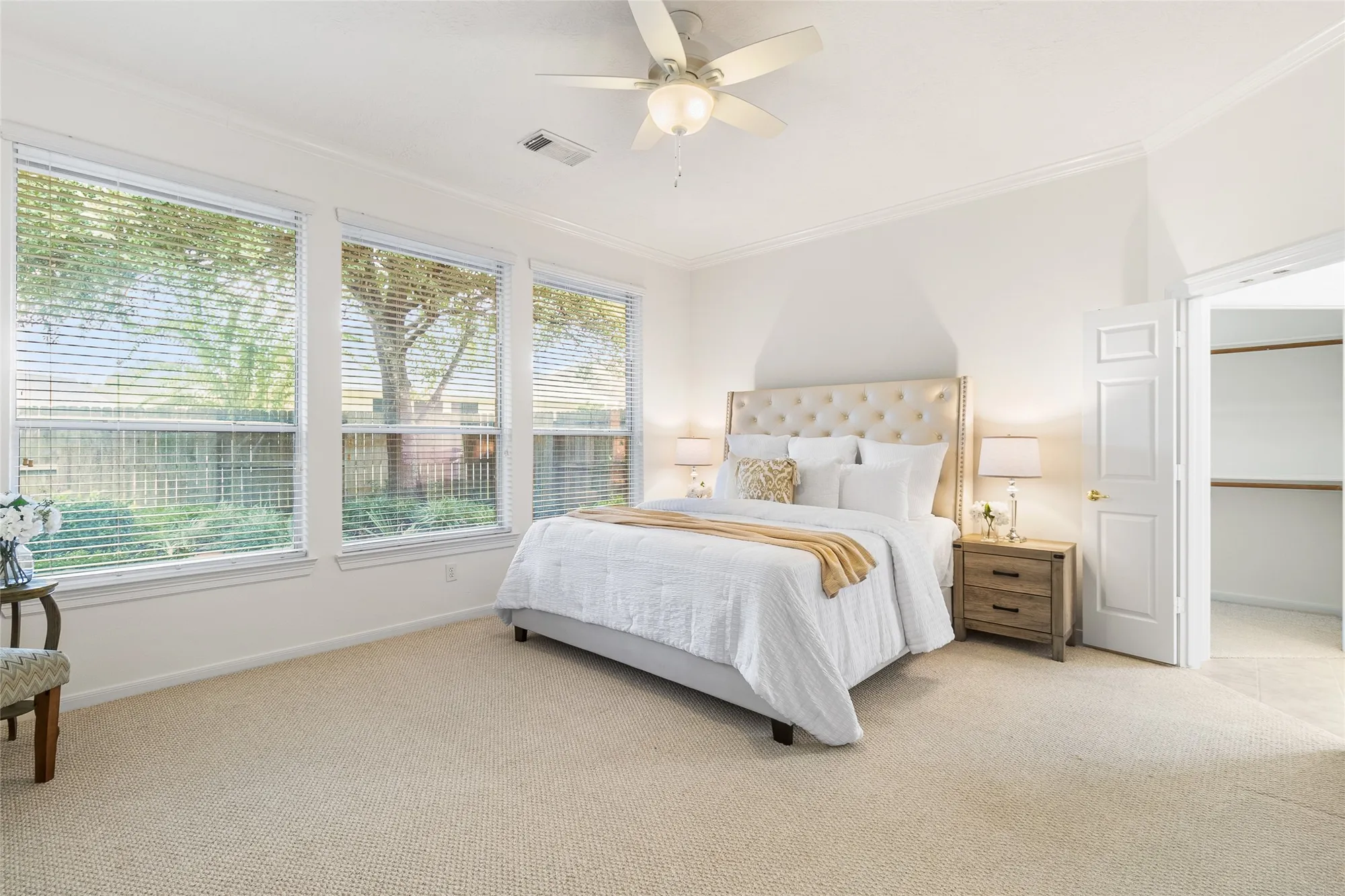 Property Slideshow image 29 of 40 | 34 e royal mews, Conroe, TX, 77384