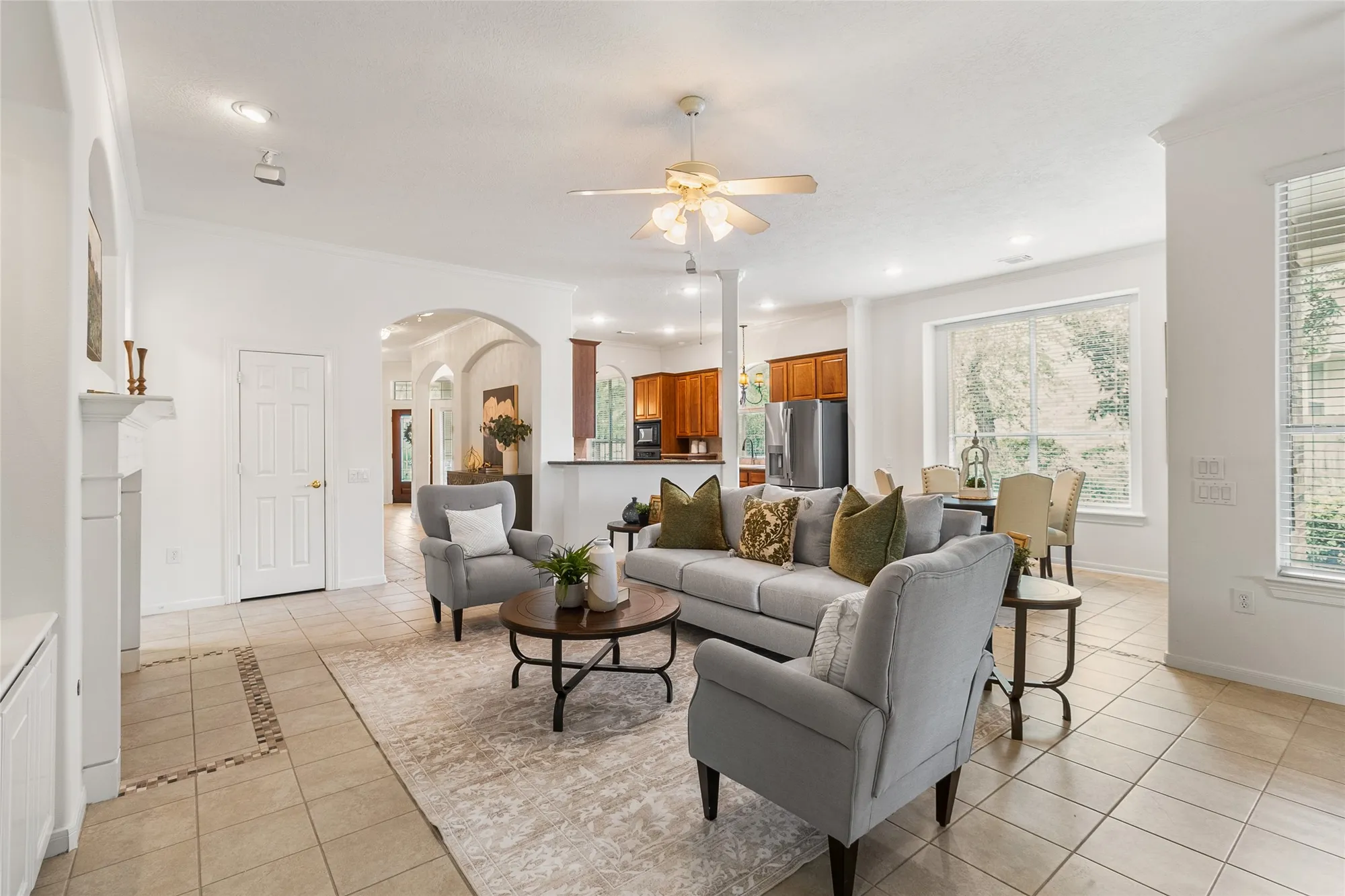 Property Slideshow image 20 of 40 | 34 e royal mews, Conroe, TX, 77384