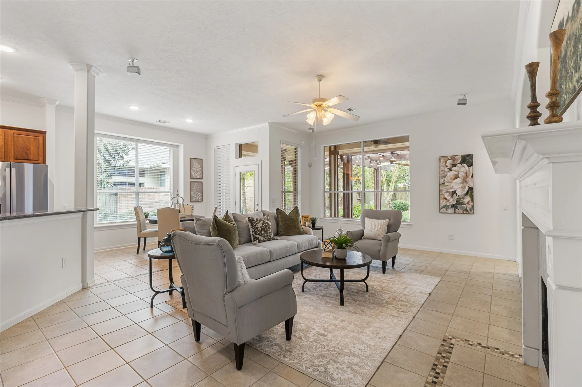 Property Slideshow image 23 of 40 | 34 e royal mews, Conroe, TX, 77384