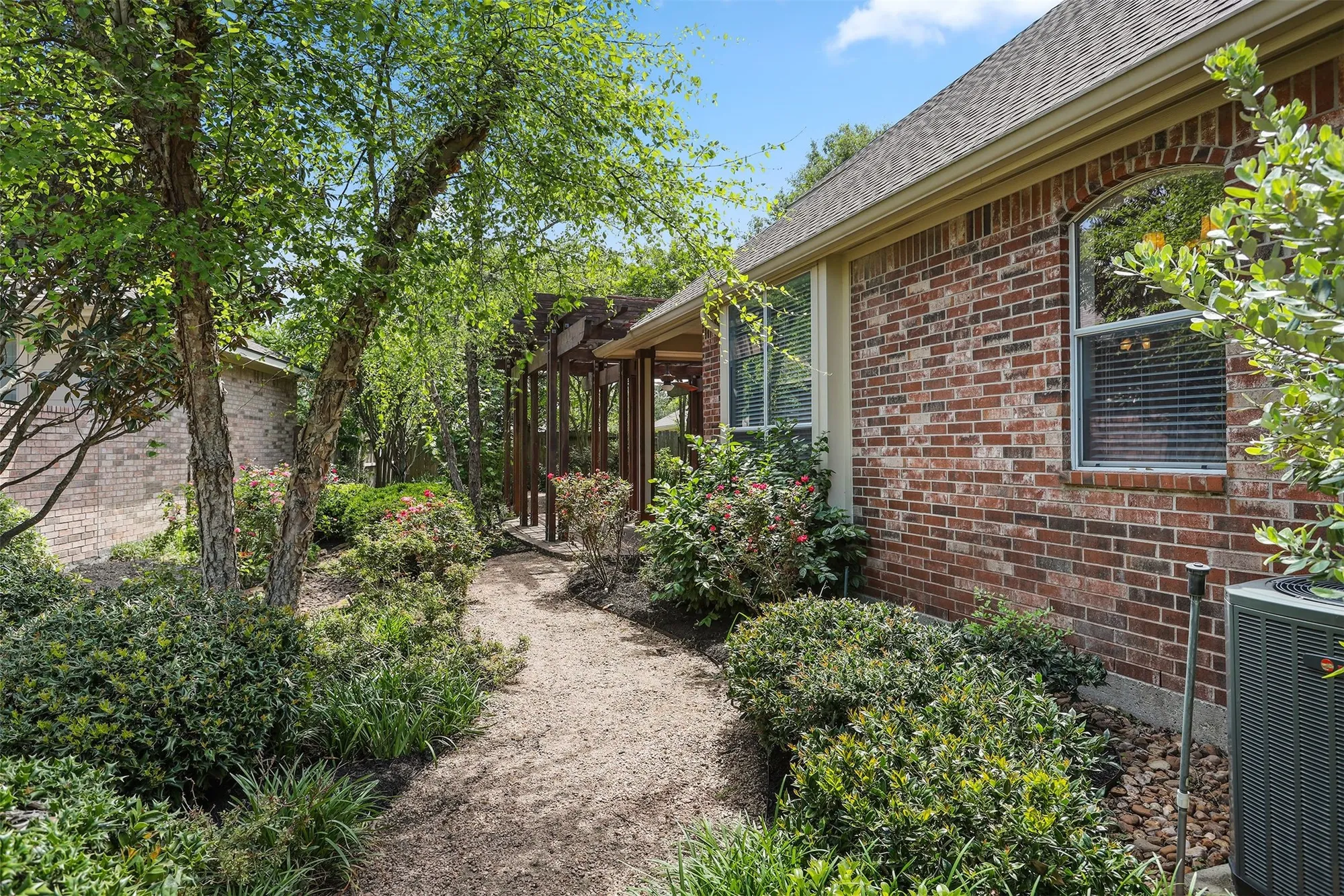 Property Slideshow image 36 of 40 | 34 e royal mews, Conroe, TX, 77384