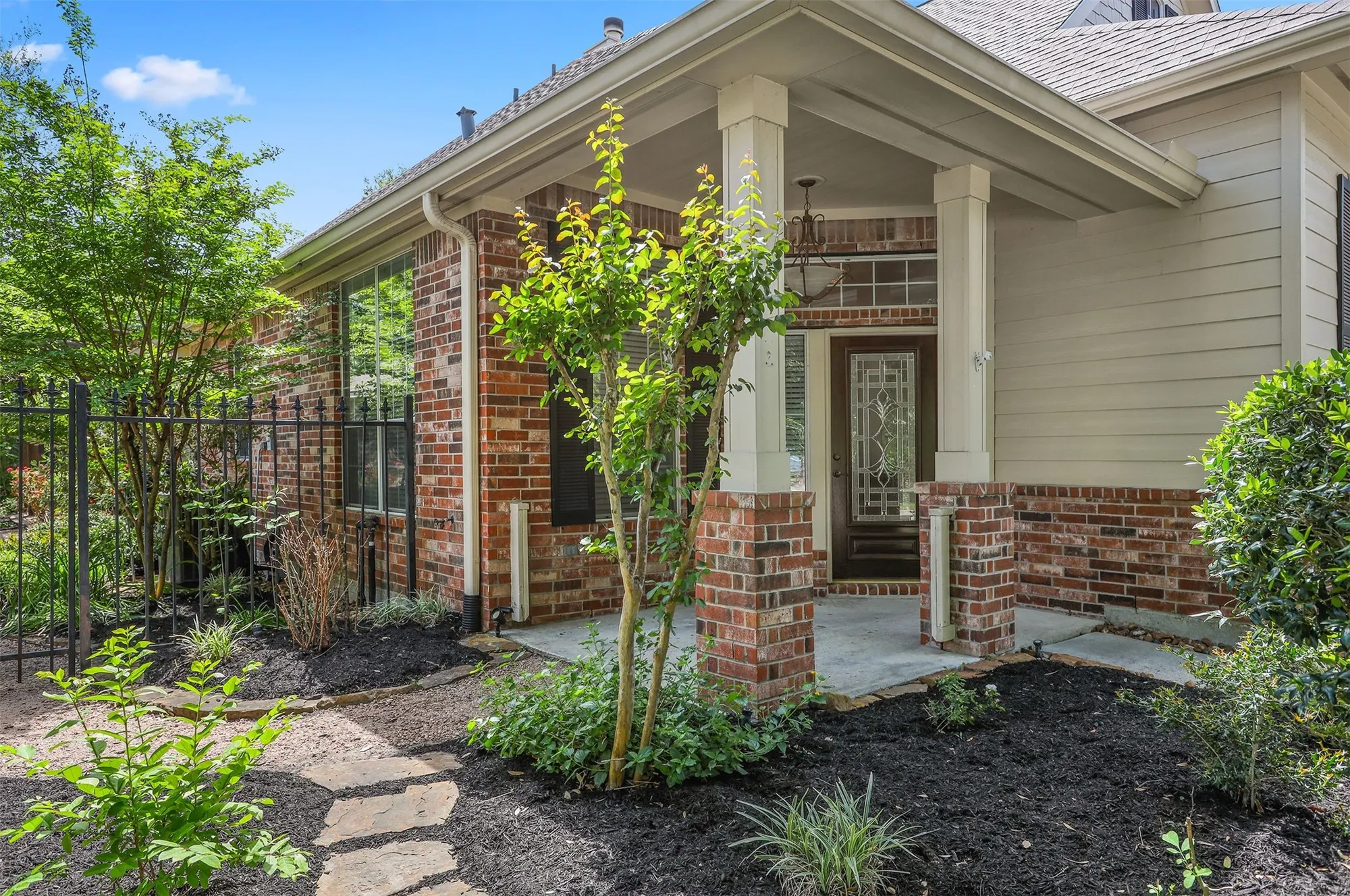 Property Slideshow image 6 of 40 | 34 e royal mews, Conroe, TX, 77384