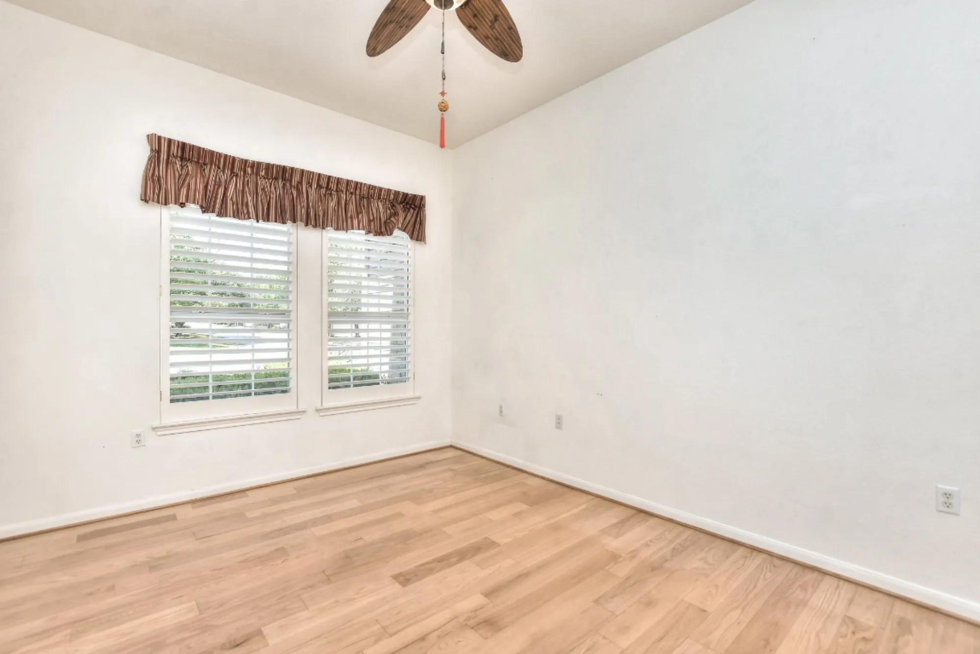 Property Slideshow image 13 of 31 | 229 whispering wind dr, Georgetown, TX, 78633