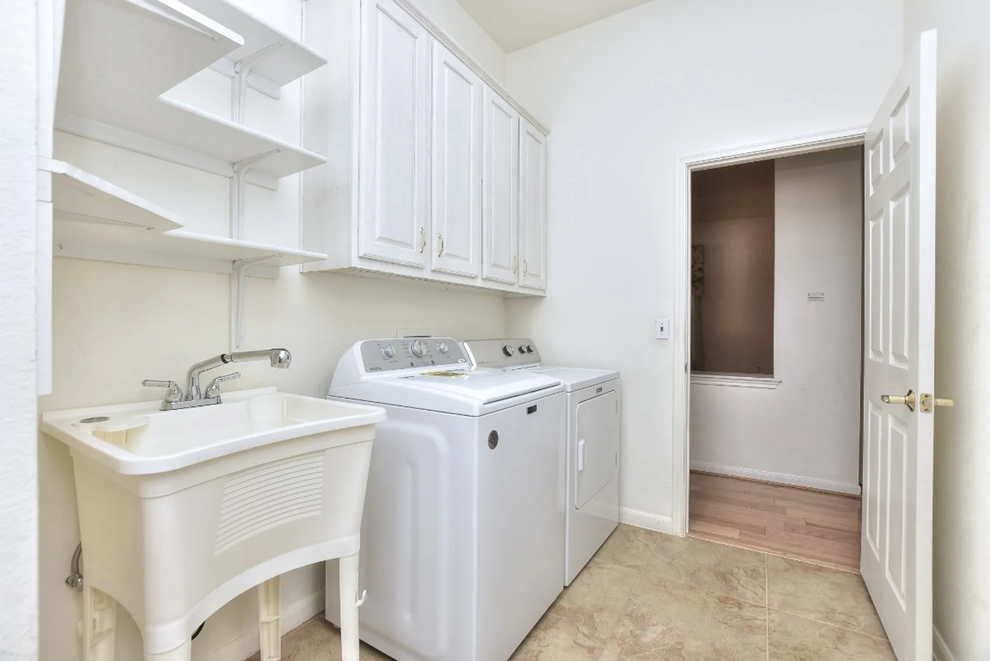 Property Slideshow image 25 of 31 | 229 whispering wind dr, Georgetown, TX, 78633