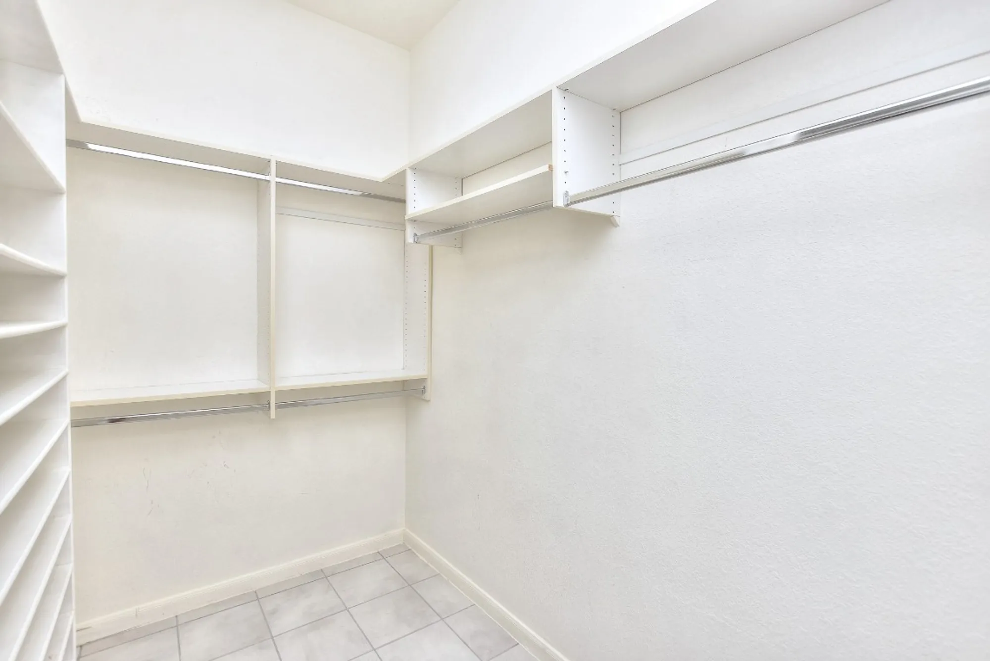 Property Slideshow image 22 of 31 | 229 whispering wind dr, Georgetown, TX, 78633