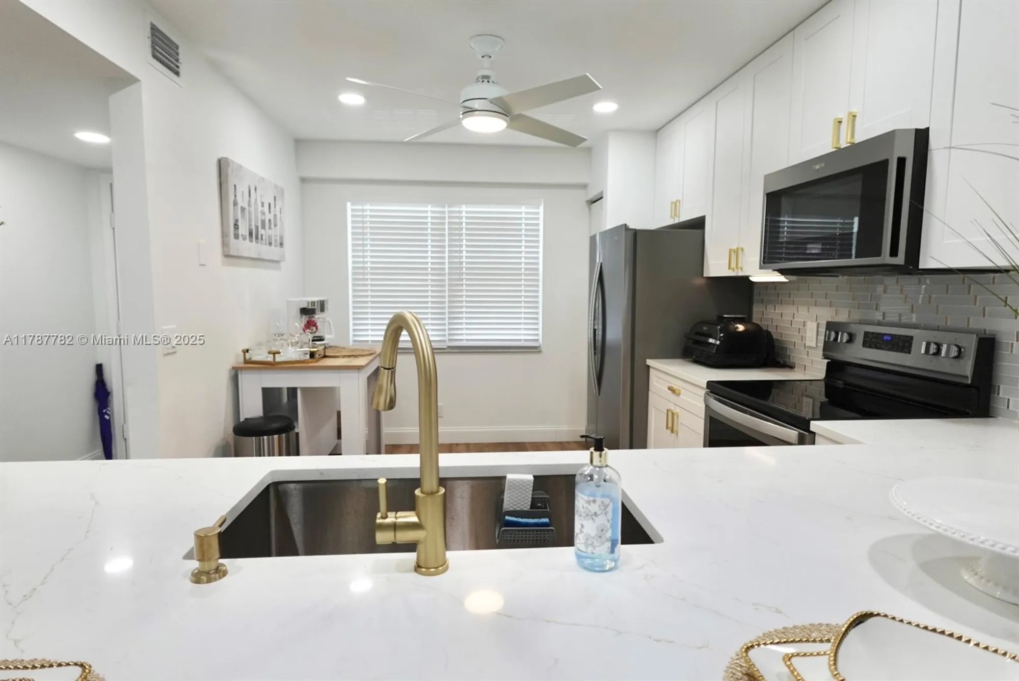 Property Slideshow image 12 of 31 | 12500 sw 6th st n413, Pembroke Pines, FL, 33027