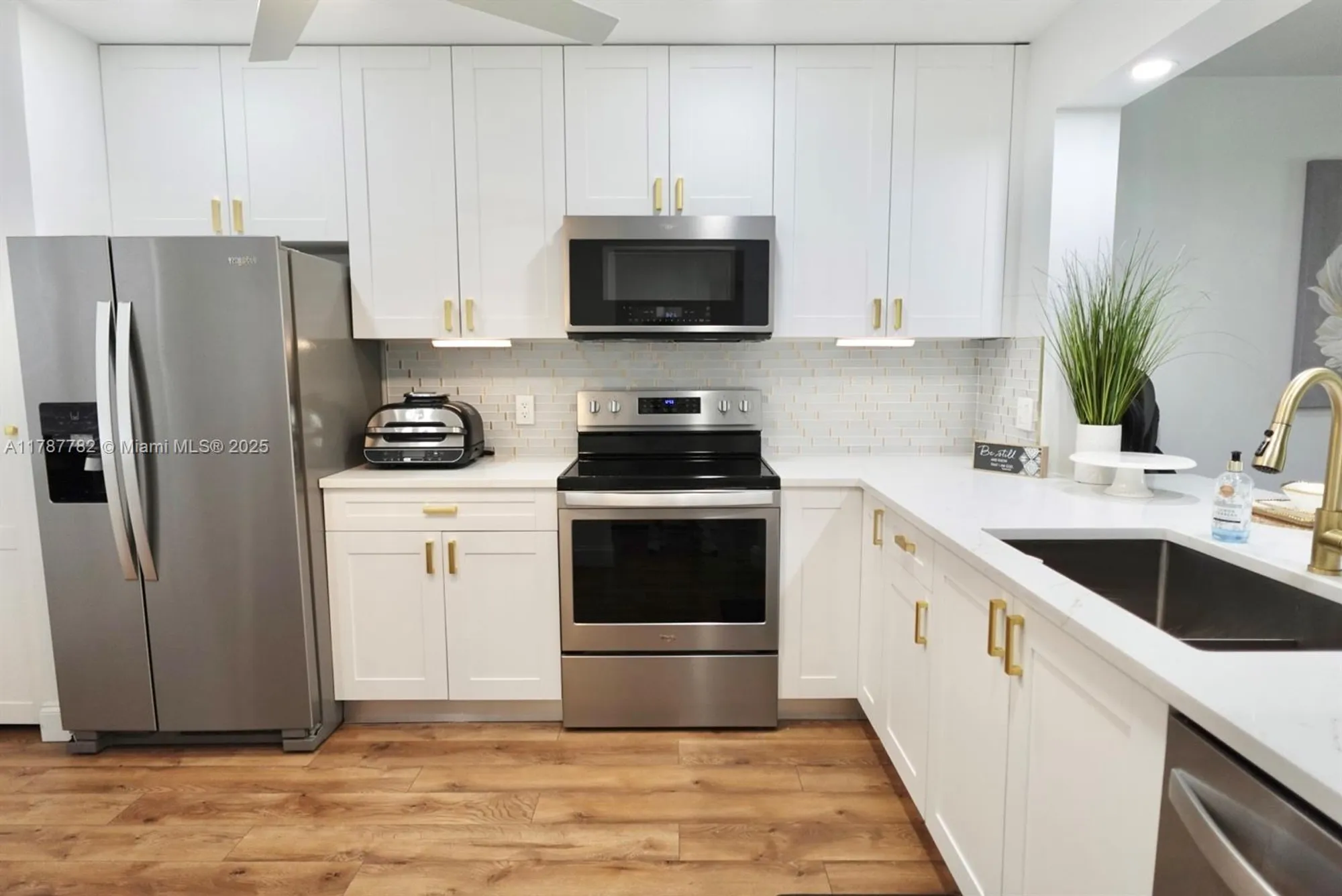 Property Slideshow image 4 of 31 | 12500 sw 6th st n413, Pembroke Pines, FL, 33027