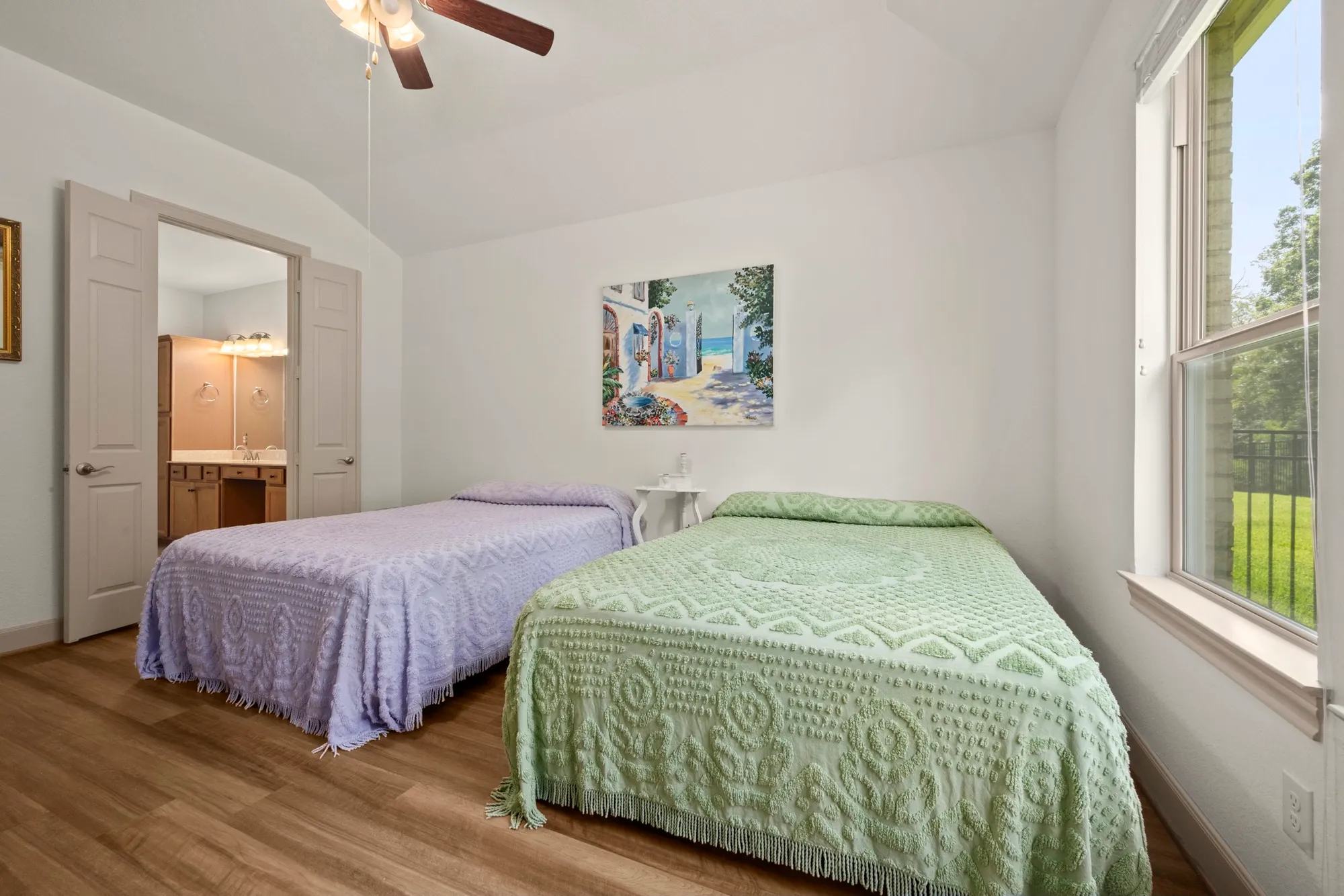 Property Slideshow image 14 of 28 | 12117 creekside villas ct, Conroe, TX, 77304