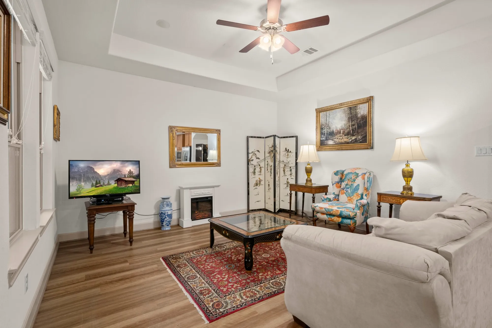 Property Slideshow image 12 of 28 | 12117 creekside villas ct, Conroe, TX, 77304