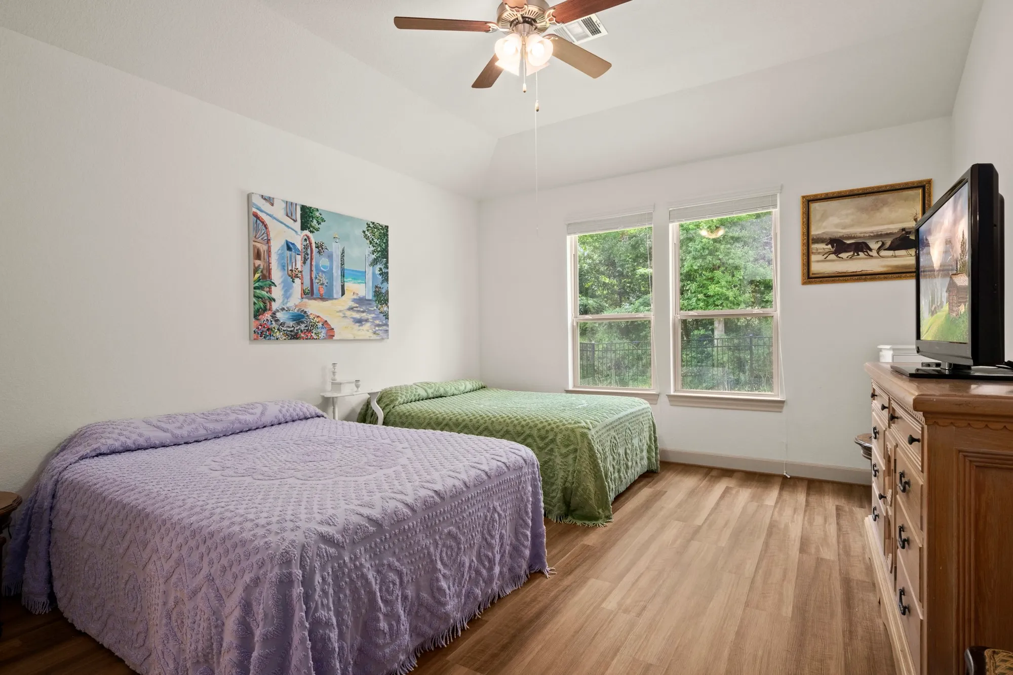 Property Slideshow image 13 of 28 | 12117 creekside villas ct, Conroe, TX, 77304