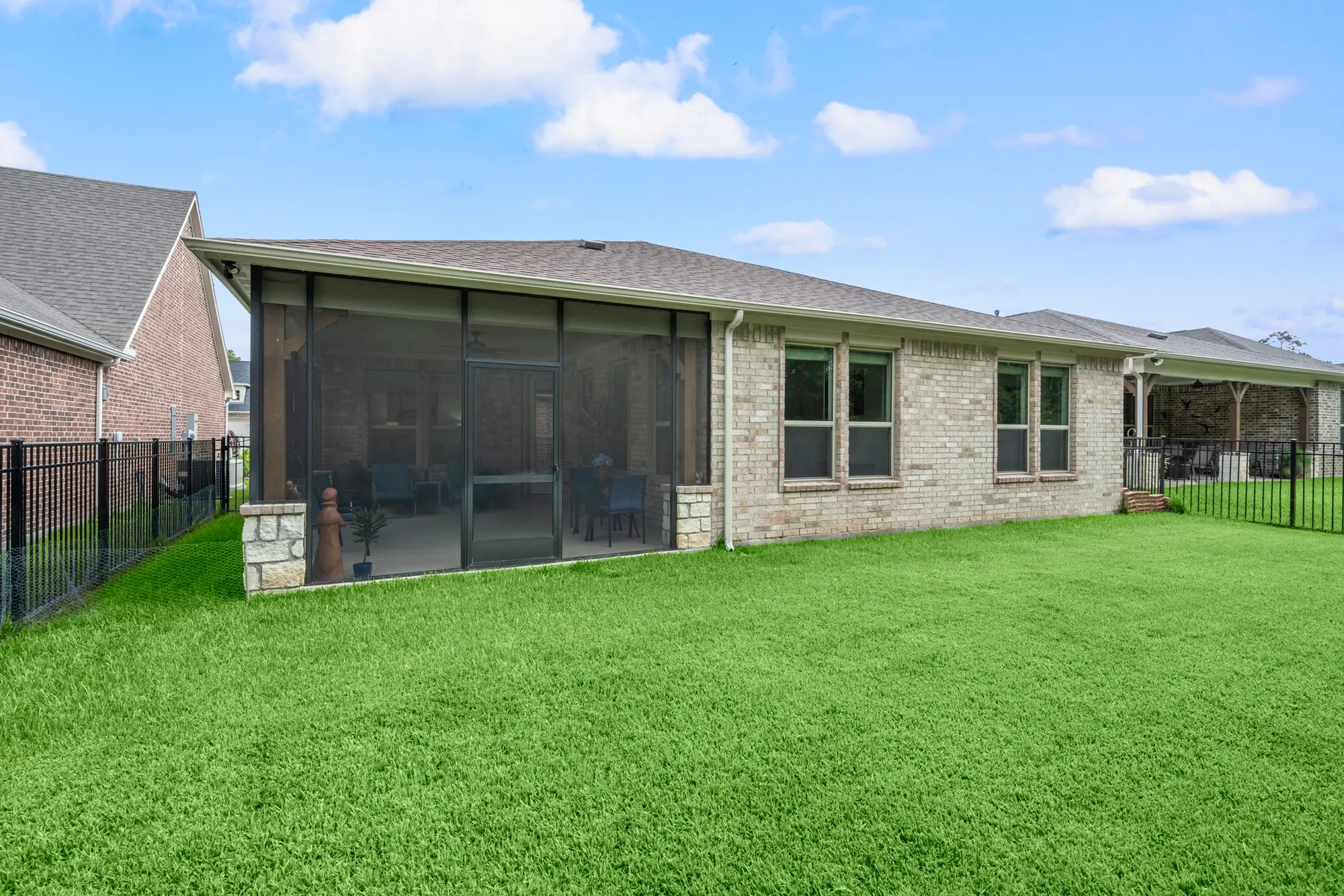 Property Slideshow image 28 of 28 | 12117 creekside villas ct, Conroe, TX, 77304