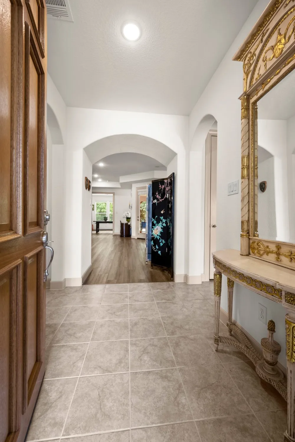 Property Slideshow image 5 of 28 | 12117 creekside villas ct, Conroe, TX, 77304