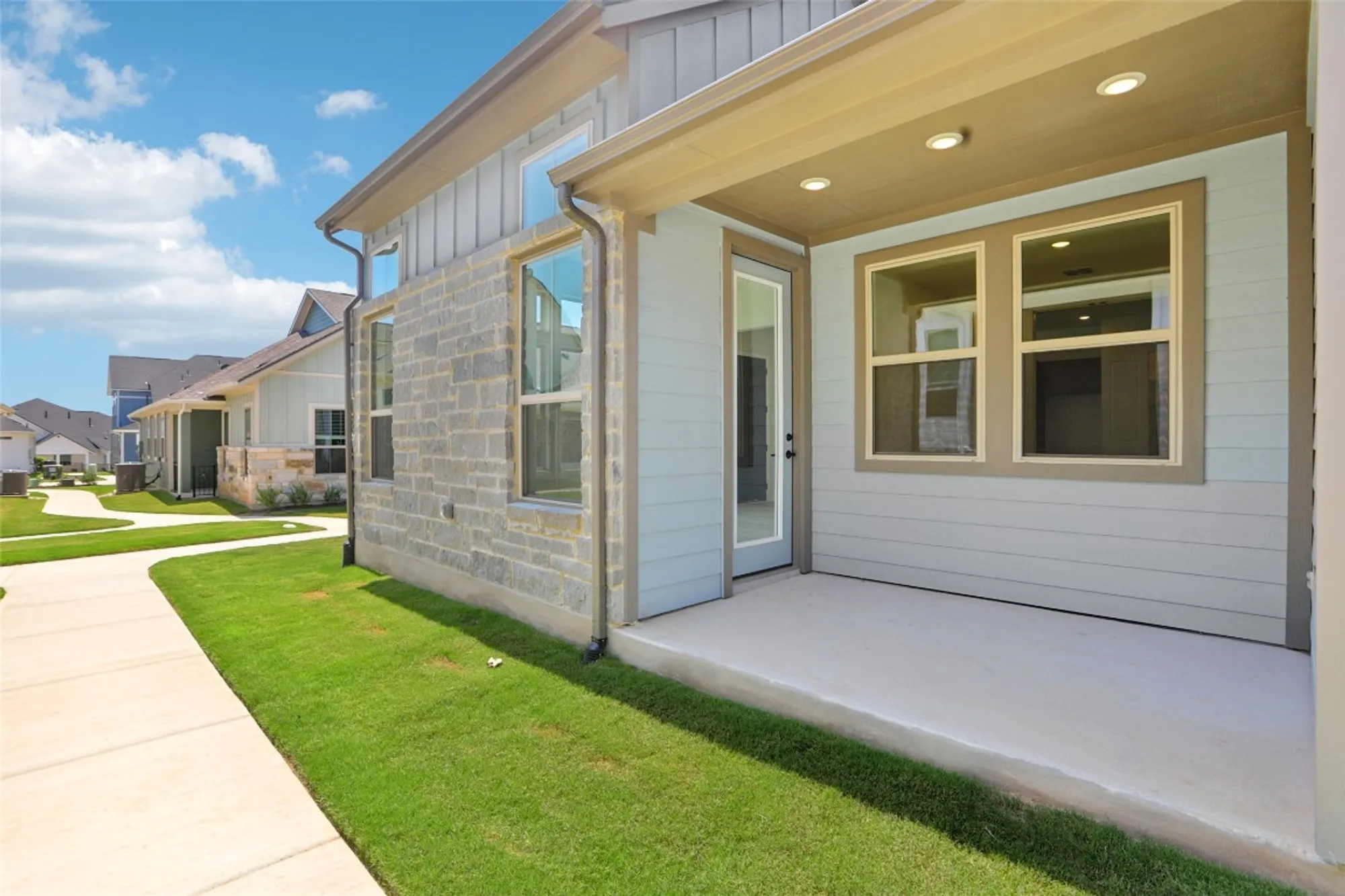 Property Slideshow image 21 of 27 | 107 san luis pass unit 101, San Marcos, TX, 78666