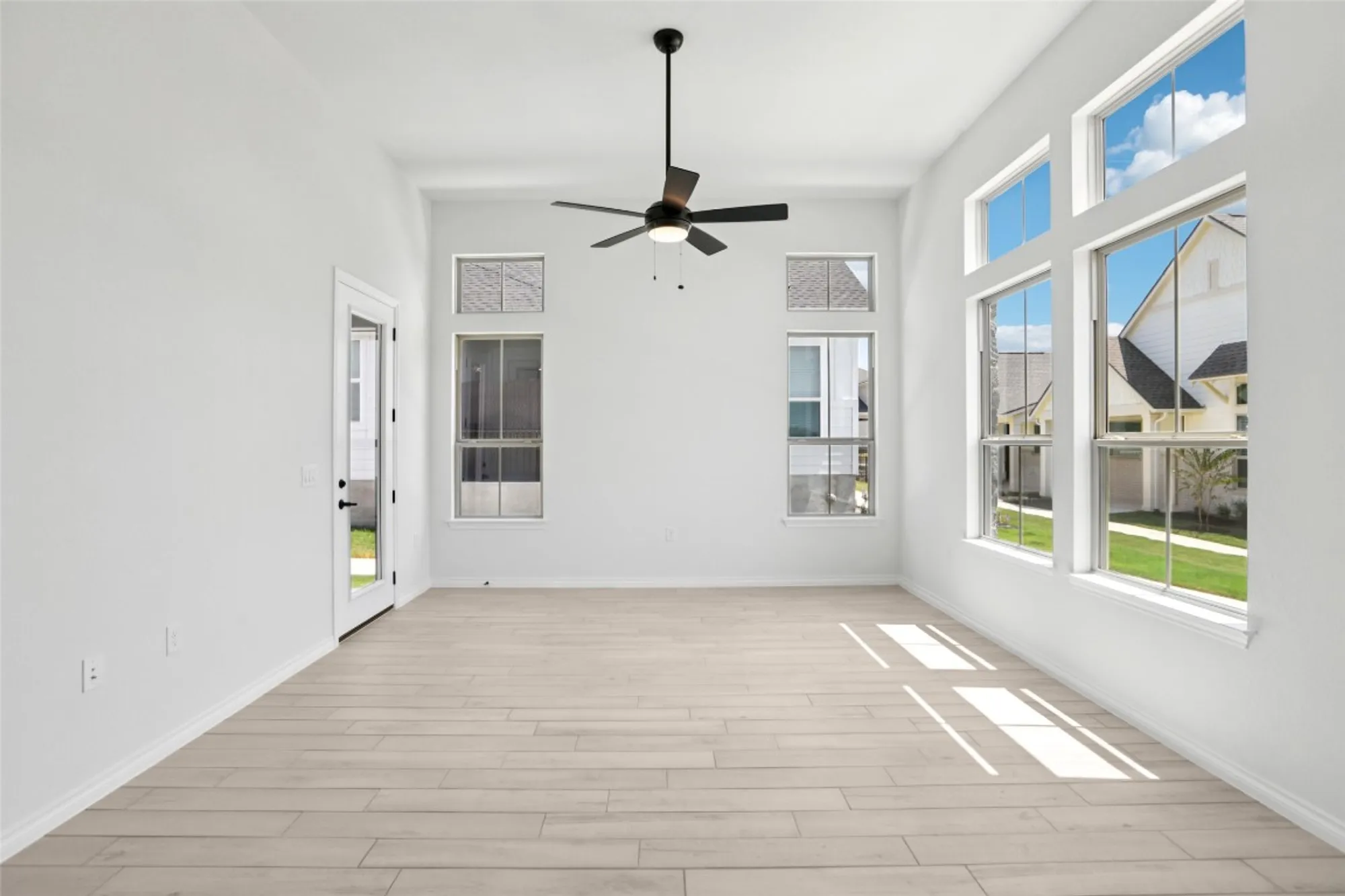 Property Slideshow image 6 of 27 | 107 san luis pass unit 101, San Marcos, TX, 78666