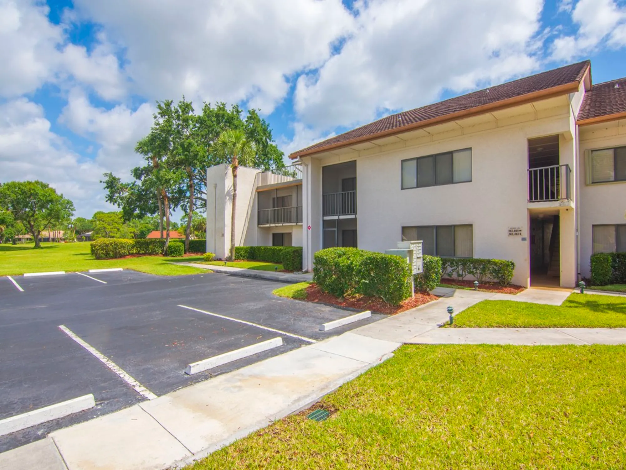 Property Slideshow image 4 of 35 | 3450 twin lakes ter apt 103, Fort Pierce, FL, 34951