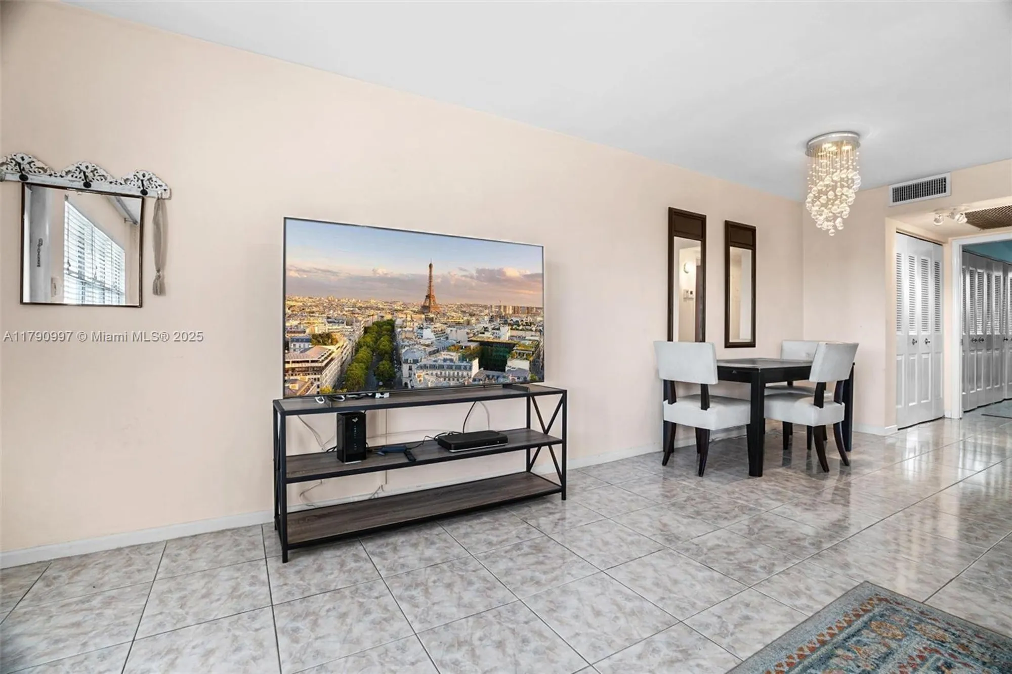 Property Slideshow image 10 of 25 | 408 southampton a # 408, West Palm Beach, FL, 33417