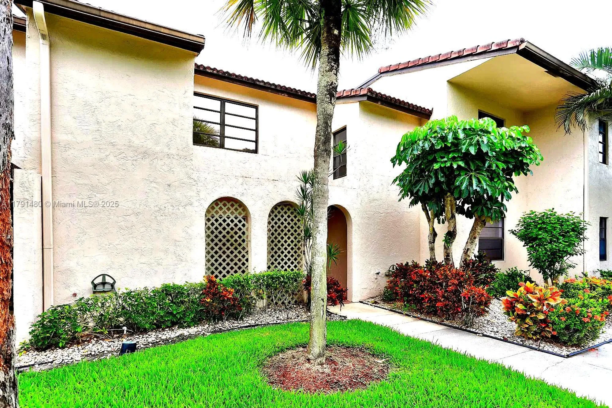 Property Slideshow image 2 of 18 | 21338 juego cir apt 11c, Boca Raton, FL, 33433