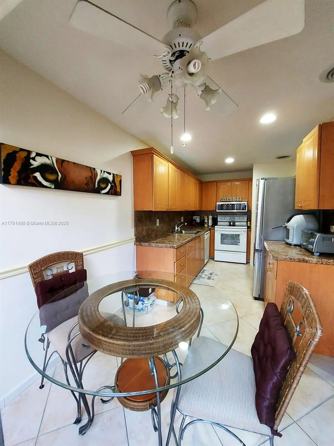 Property Slideshow image 8 of 18 | 21338 juego cir apt 11c, Boca Raton, FL, 33433