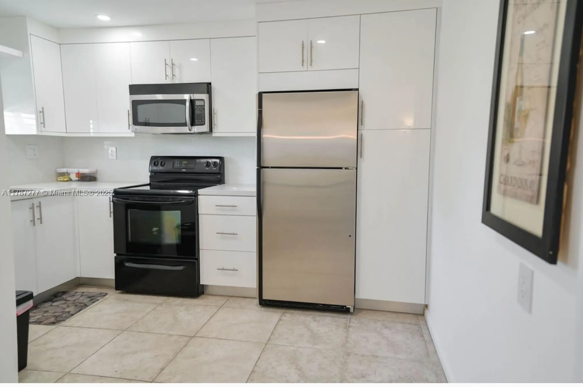 Property Slideshow image 4 of 34 | 8901 s hollybrook blvd apt 206, Pembroke Pines, FL, 33025