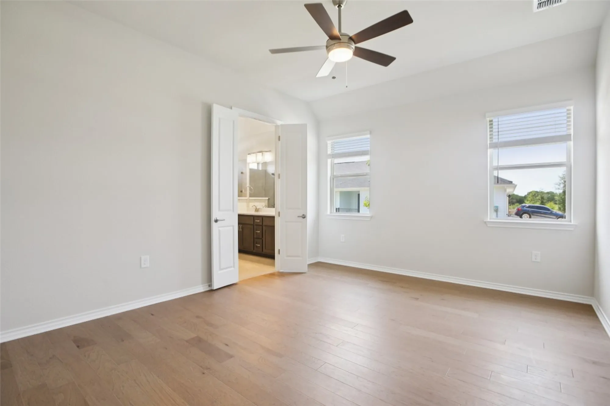 Property Slideshow image 11 of 23 | 140 stewart dr # 102, San Marcos, TX, 78666