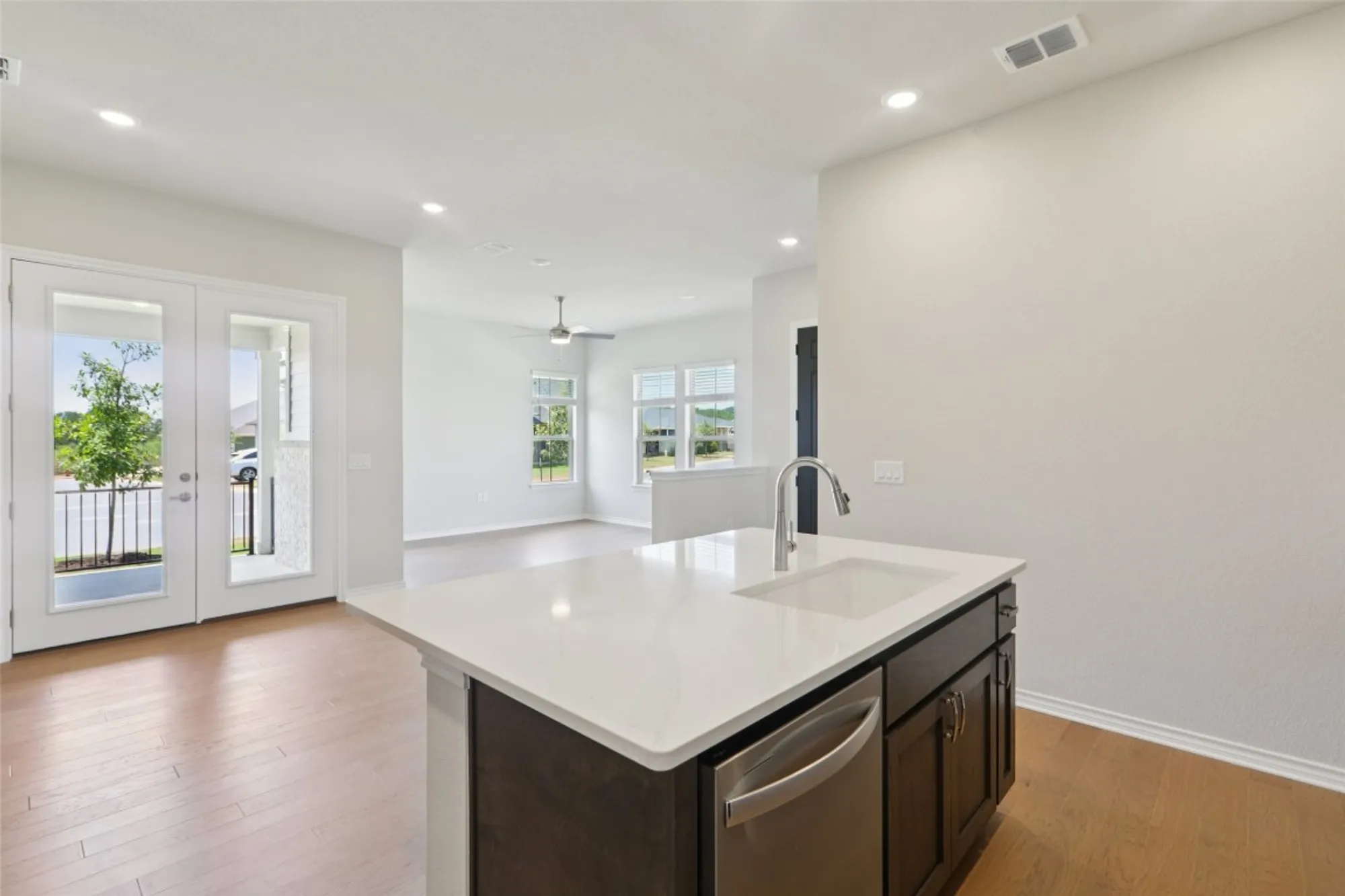 Property Slideshow image 7 of 23 | 140 stewart dr # 102, San Marcos, TX, 78666