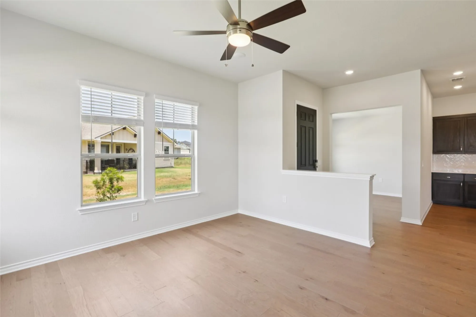 Property Slideshow image 8 of 23 | 140 stewart dr # 102, San Marcos, TX, 78666