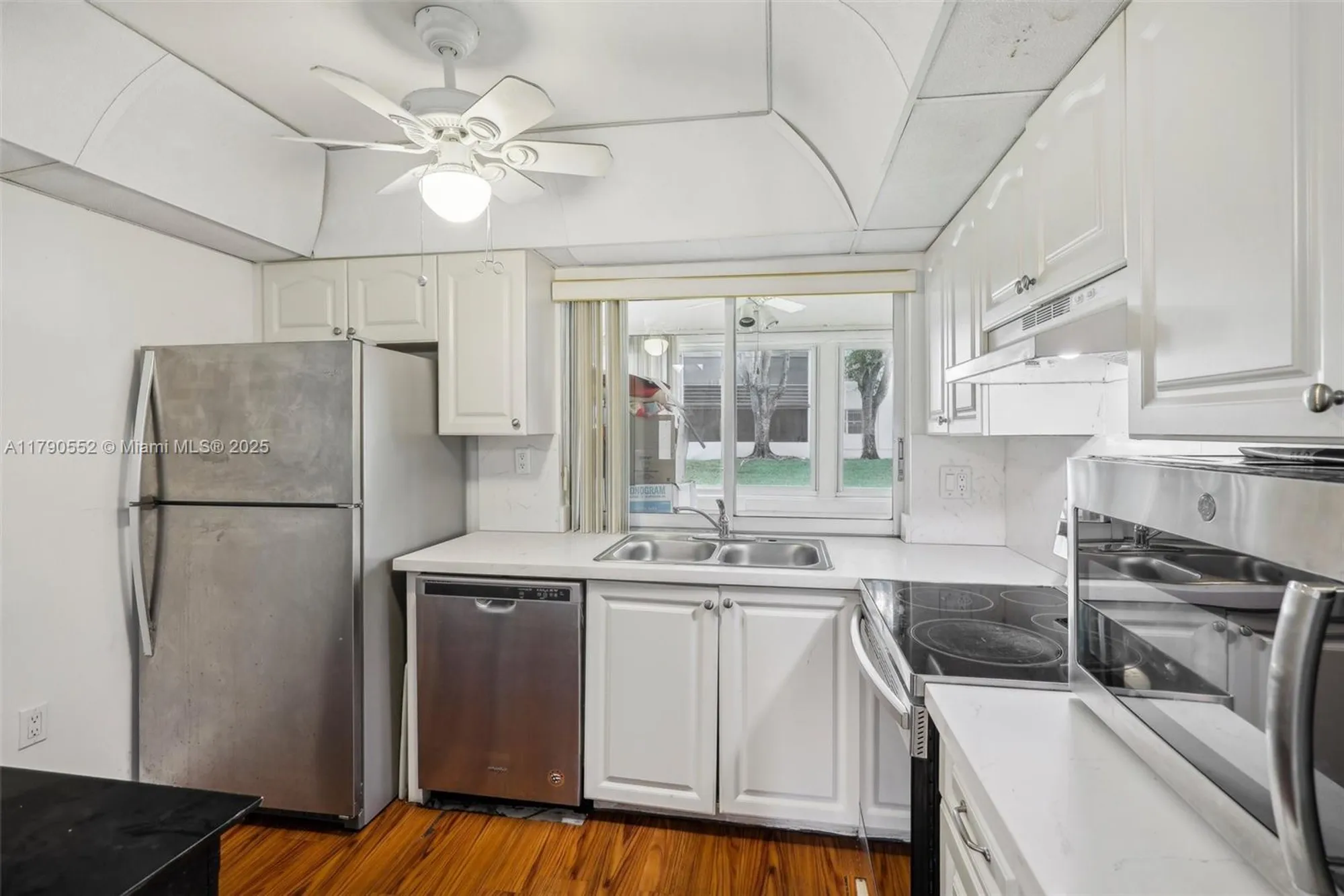 Property Slideshow image 12 of 36 | 9201 lime bay blvd 105, Tamarac, FL, 33321