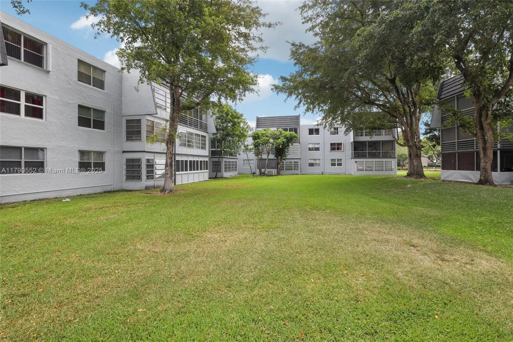 Property Slideshow image 28 of 36 | 9201 lime bay blvd 105, Tamarac, FL, 33321