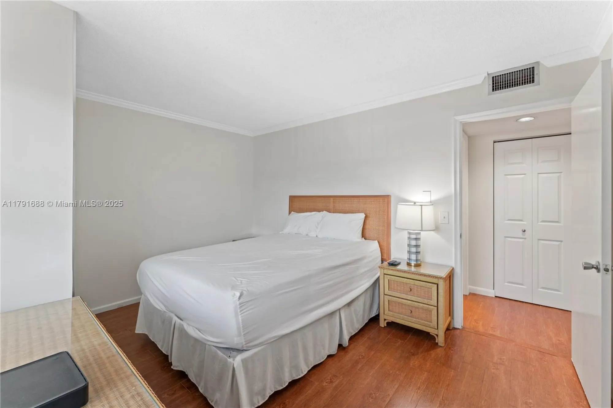 Property Slideshow image 19 of 60 | 300 sw 130th ter apt 203b, Pembroke Pines, FL, 33027
