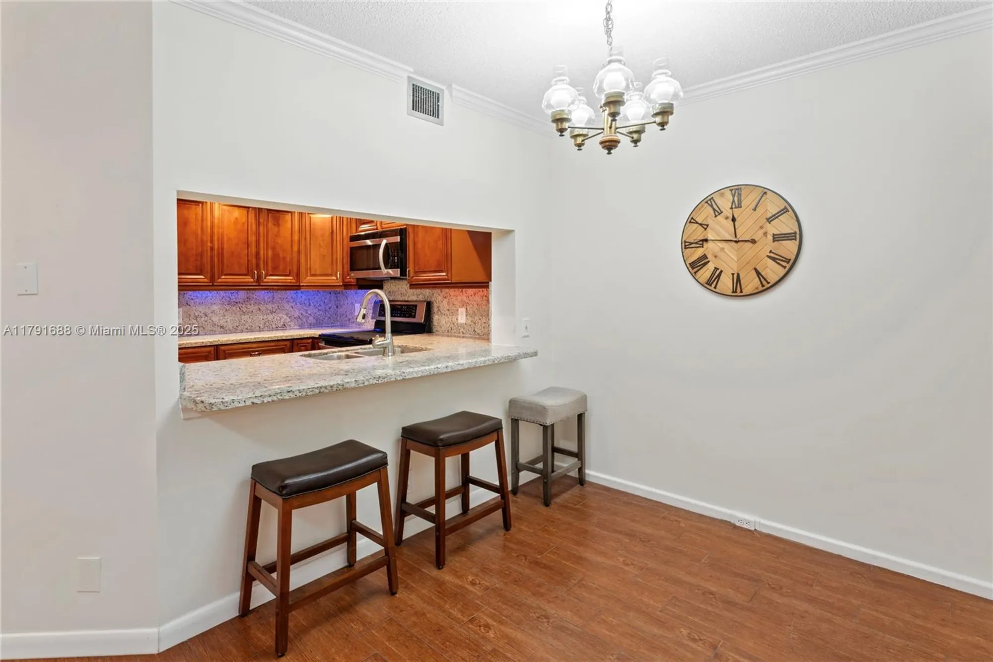 Property Slideshow image 10 of 60 | 300 sw 130th ter apt 203b, Pembroke Pines, FL, 33027