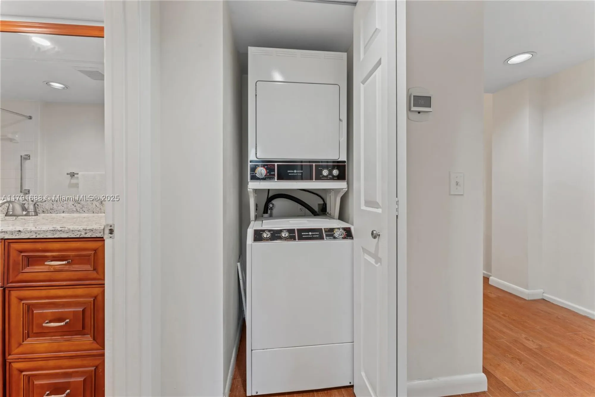 Property Slideshow image 24 of 60 | 300 sw 130th ter apt 203b, Pembroke Pines, FL, 33027