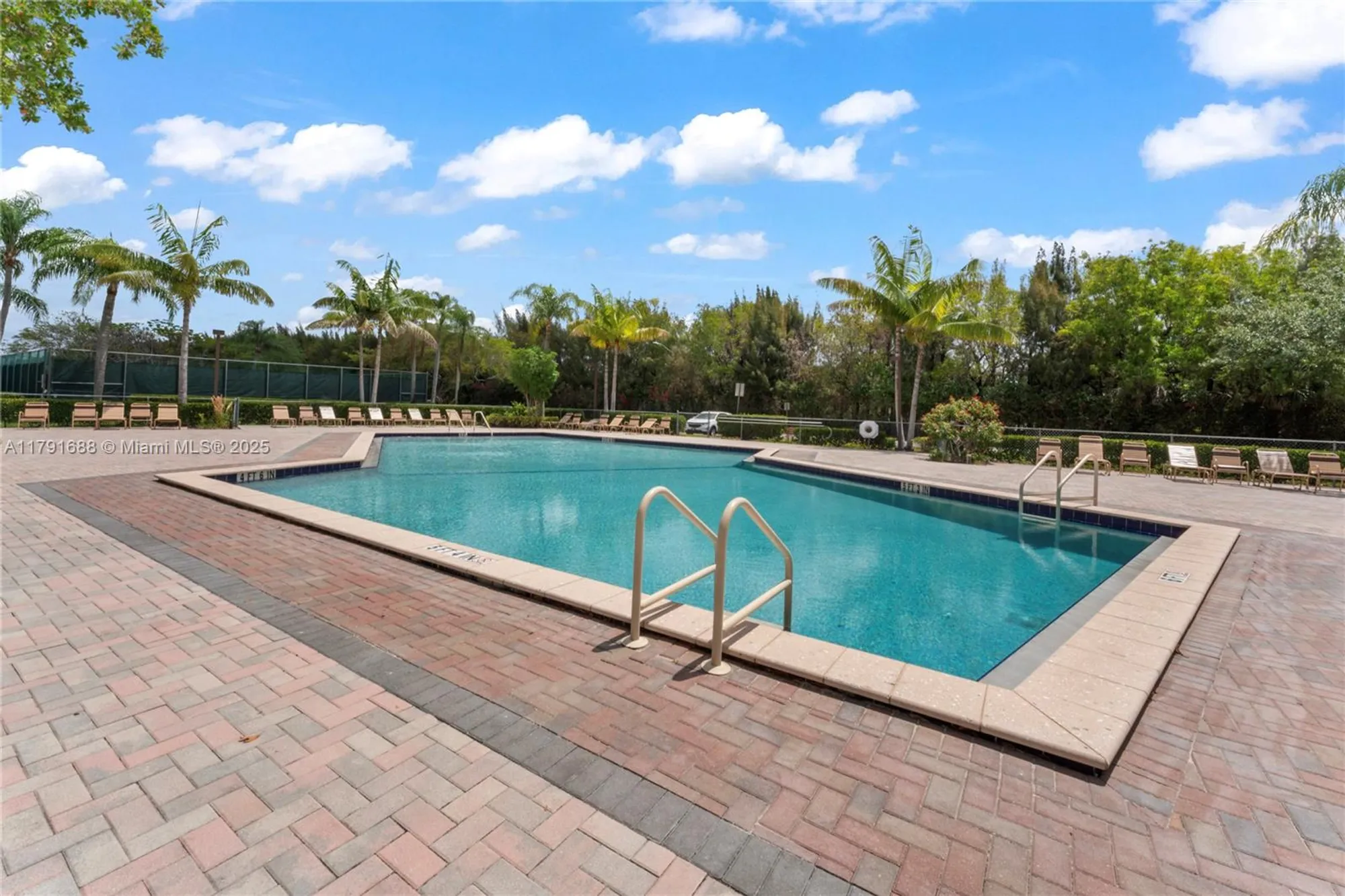 Property Slideshow image 27 of 60 | 300 sw 130th ter apt 203b, Pembroke Pines, FL, 33027