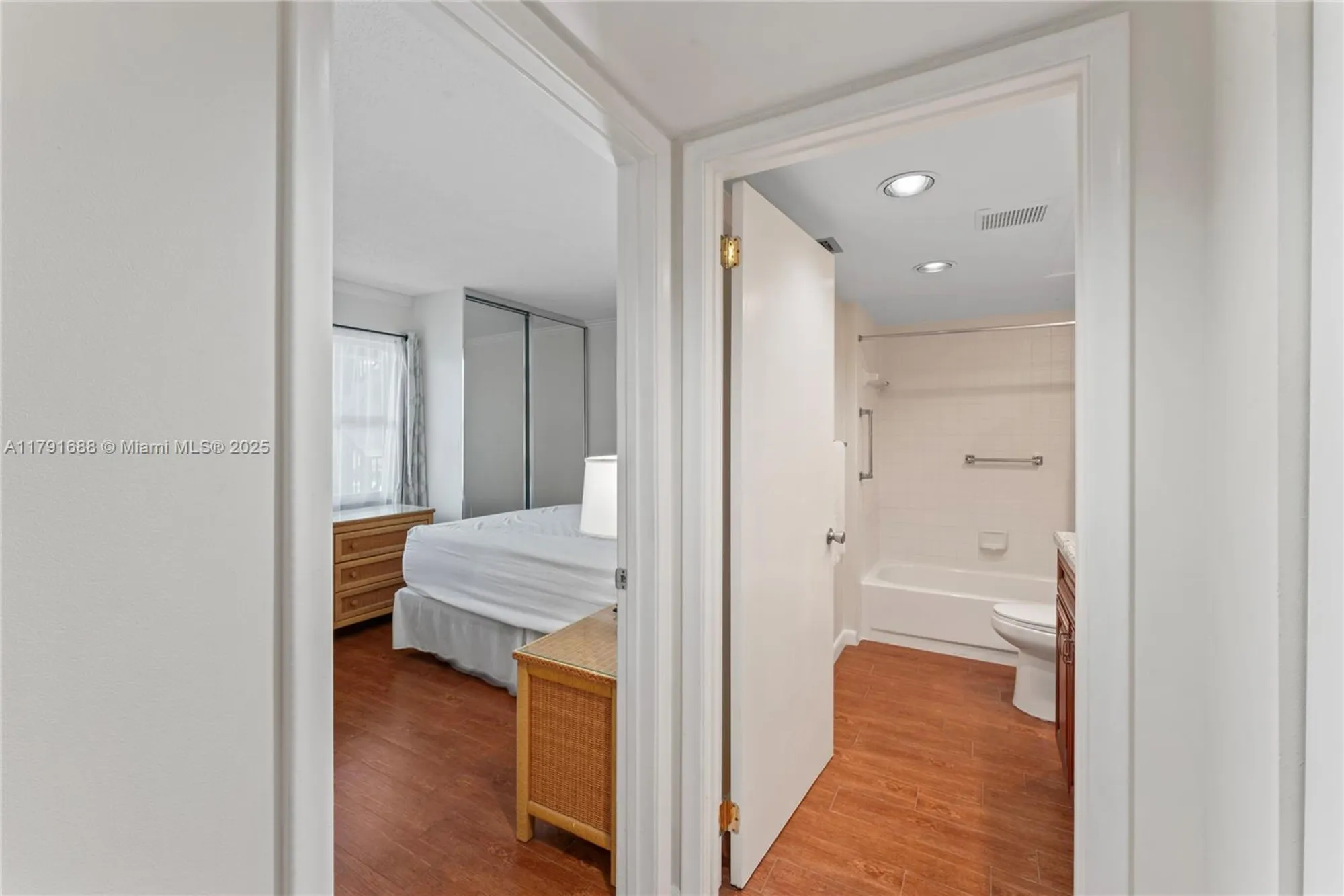 Property Slideshow image 21 of 60 | 300 sw 130th ter apt 203b, Pembroke Pines, FL, 33027