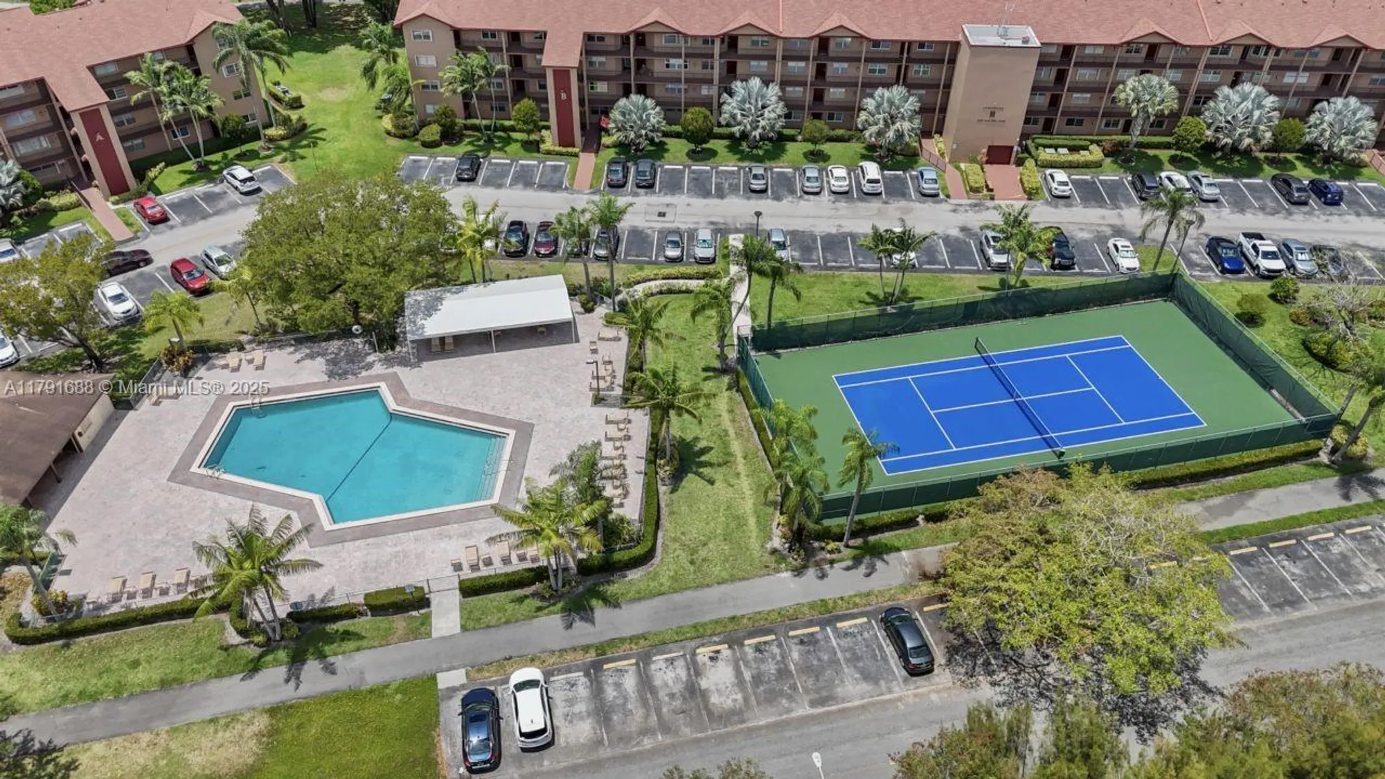 Property Slideshow image 39 of 60 | 300 sw 130th ter apt 203b, Pembroke Pines, FL, 33027