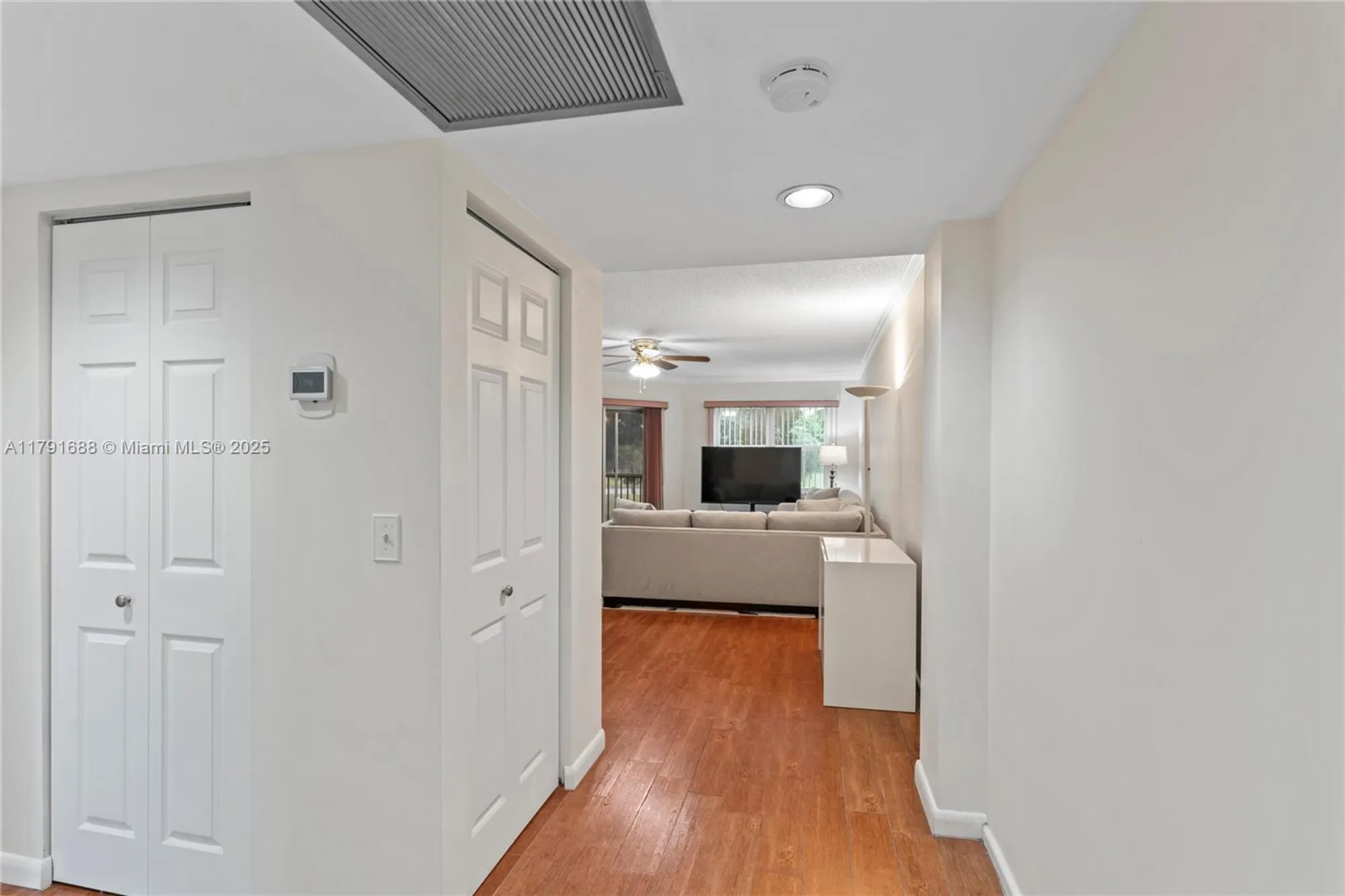 Property Slideshow image 4 of 60 | 300 sw 130th ter apt 203b, Pembroke Pines, FL, 33027