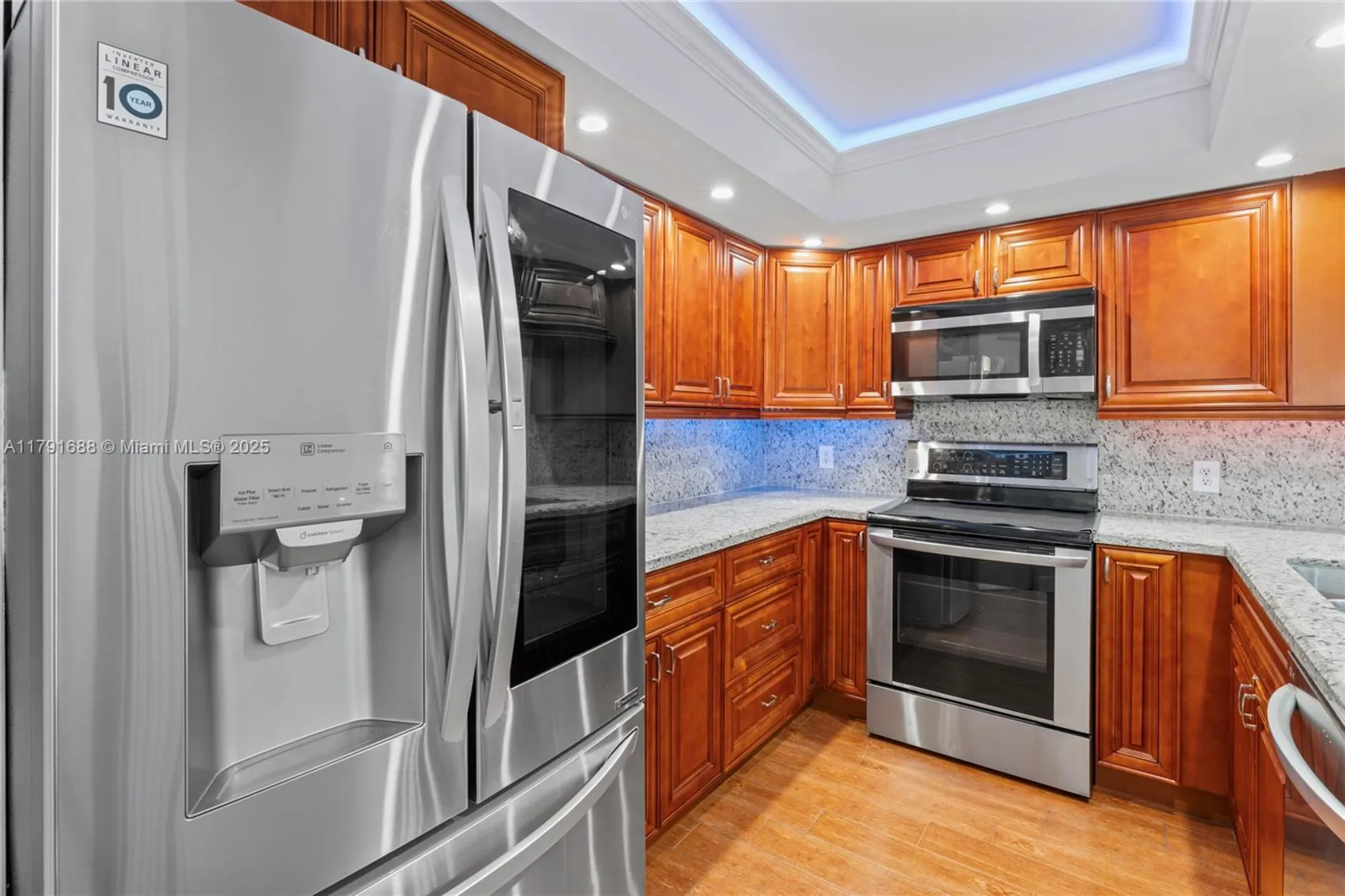 Property Slideshow image 6 of 60 | 300 sw 130th ter apt 203b, Pembroke Pines, FL, 33027