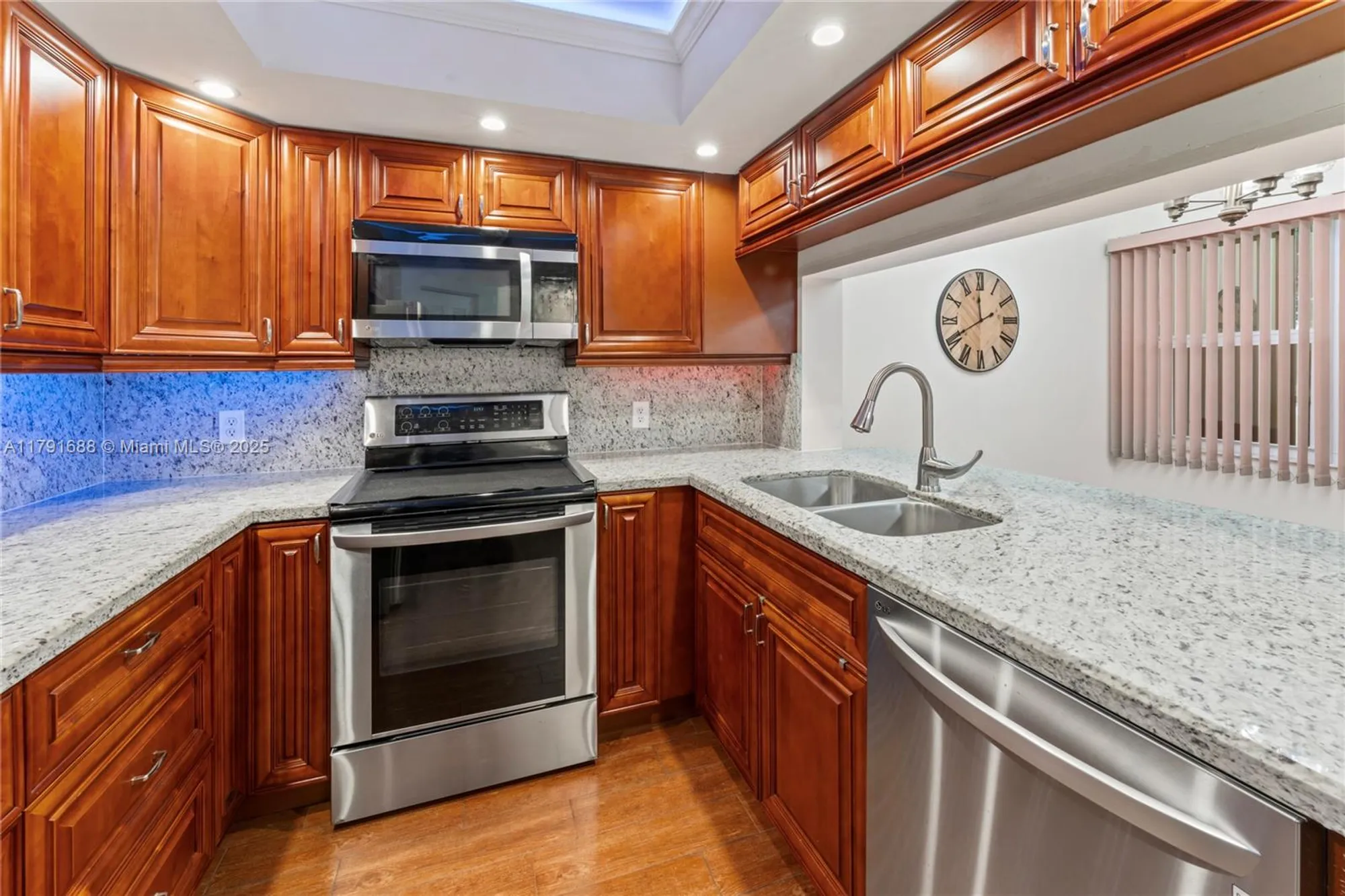 Property Slideshow image 8 of 60 | 300 sw 130th ter apt 203b, Pembroke Pines, FL, 33027