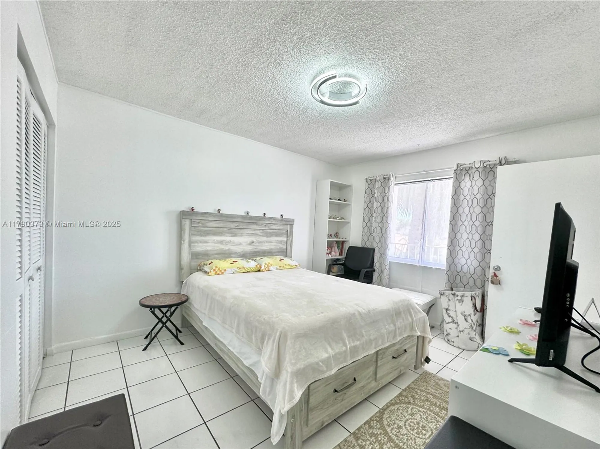 Property Slideshow image 11 of 15 | 6193 pointe regal cir 304, Delray Beach, FL, 33484