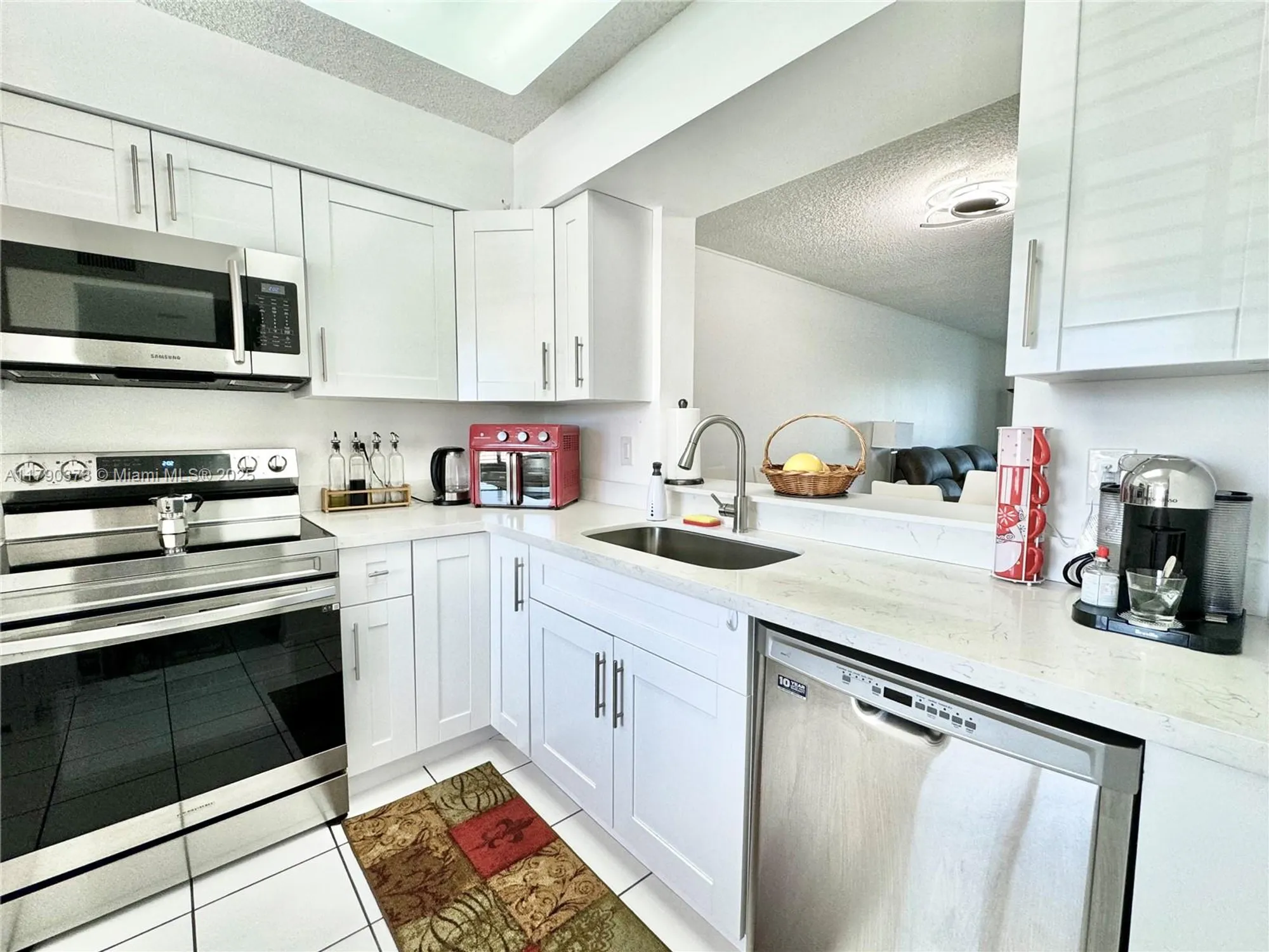 Property Slideshow image 2 of 15 | 6193 pointe regal cir 304, Delray Beach, FL, 33484