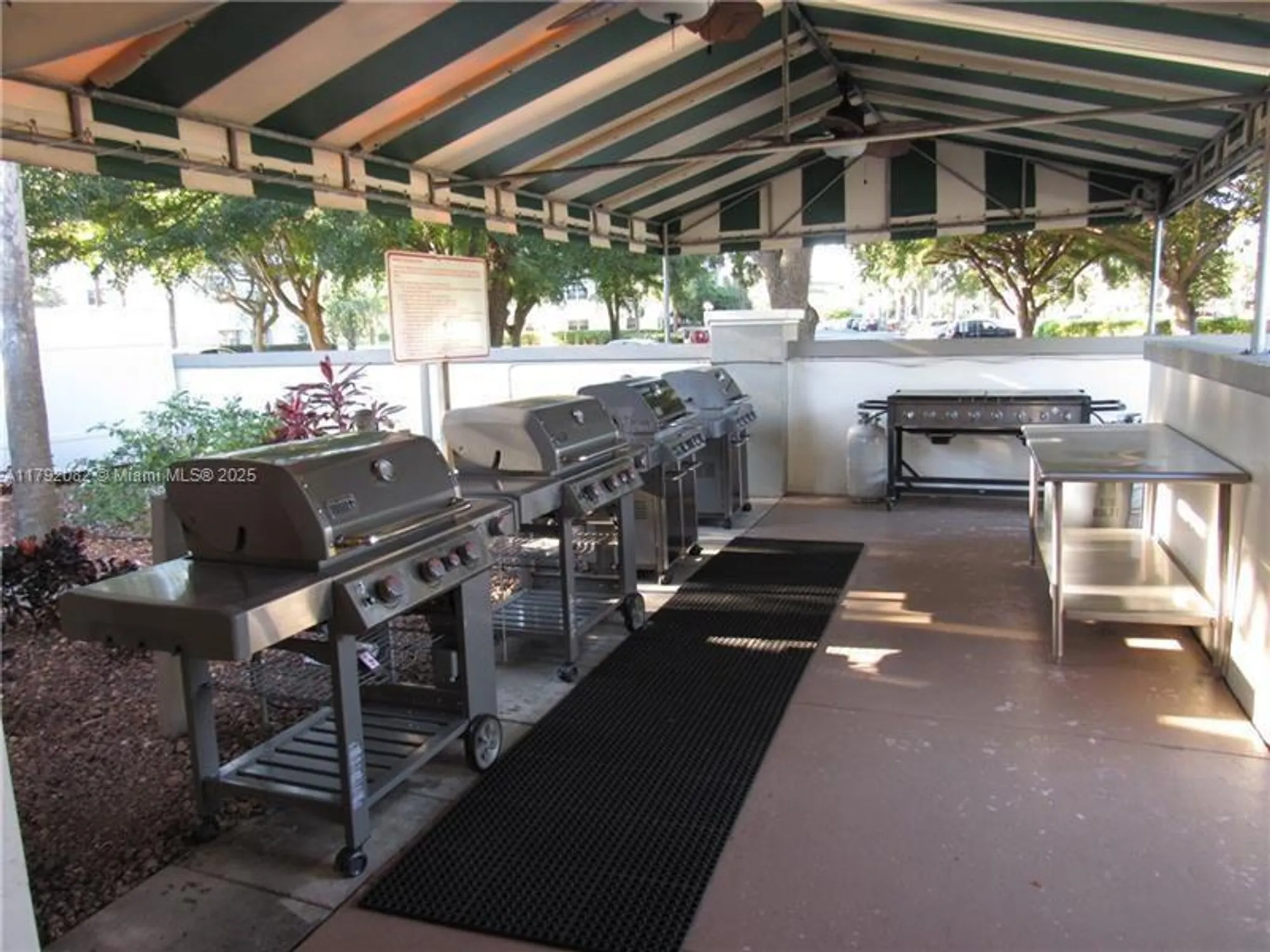 Property Slideshow image 27 of 32 | 1101 bahama bnd b2, Coconut Creek, FL, 33066